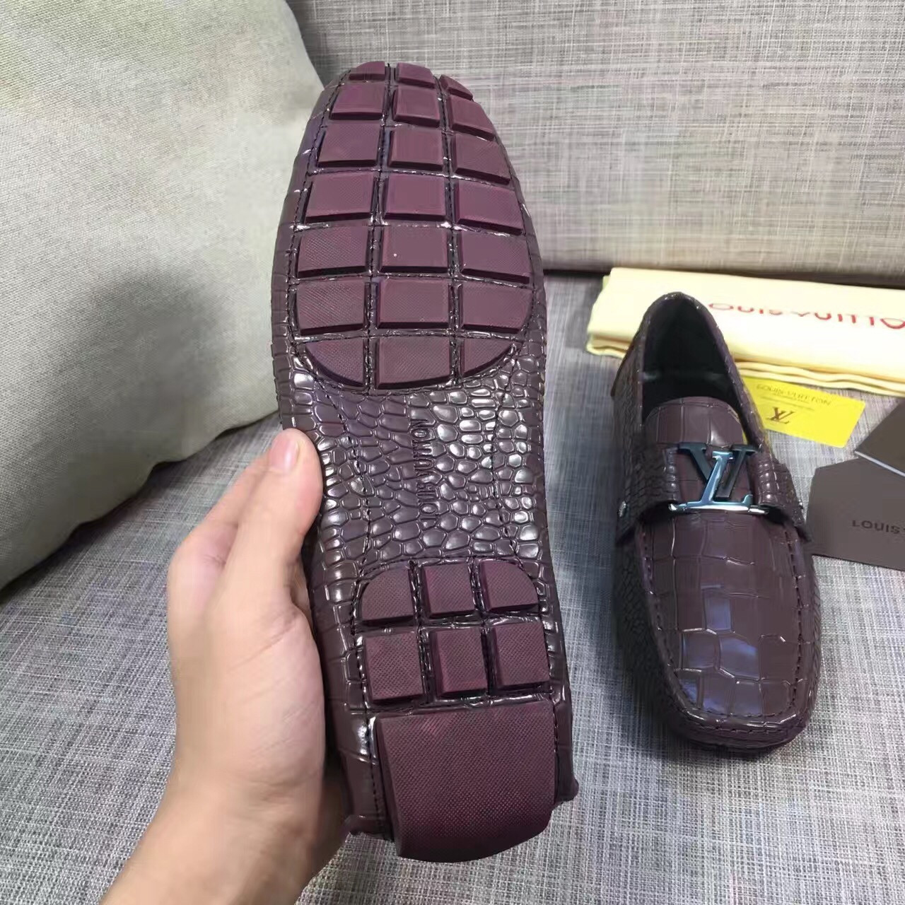 Giày Lười Nam Louis Vuitton Siêu Cấp GNLV0029 giay luoi nam lv sieu cap glnlv0029 3 510x510 - Giày Lười Nam Louis Vuitton Siêu Cấp GNLV0029