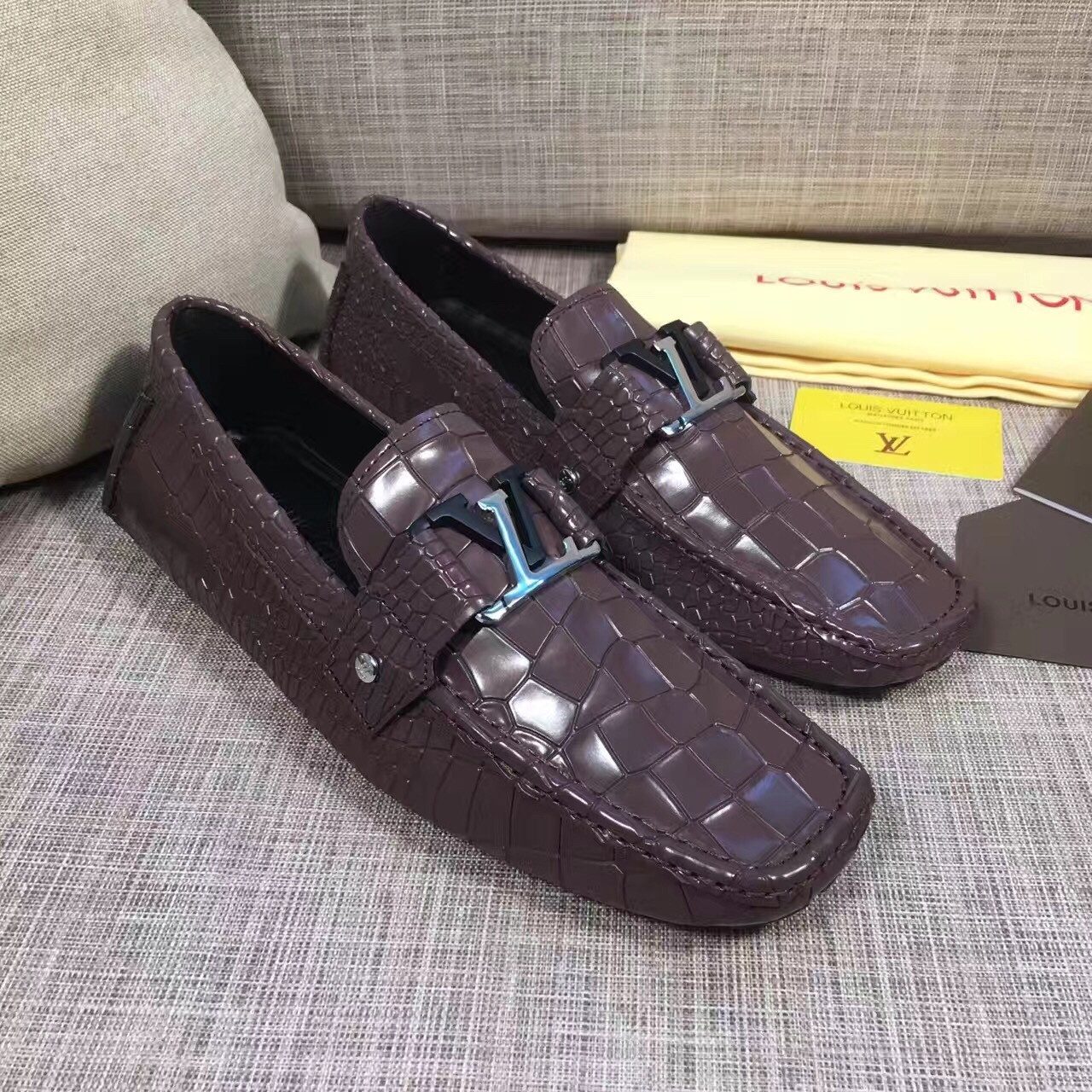 Giày Lười Nam Louis Vuitton Siêu Cấp GNLV0029 giay luoi nam lv sieu cap glnlv0029 6 510x510 - Giày Lười Nam Louis Vuitton Siêu Cấp GNLV0029