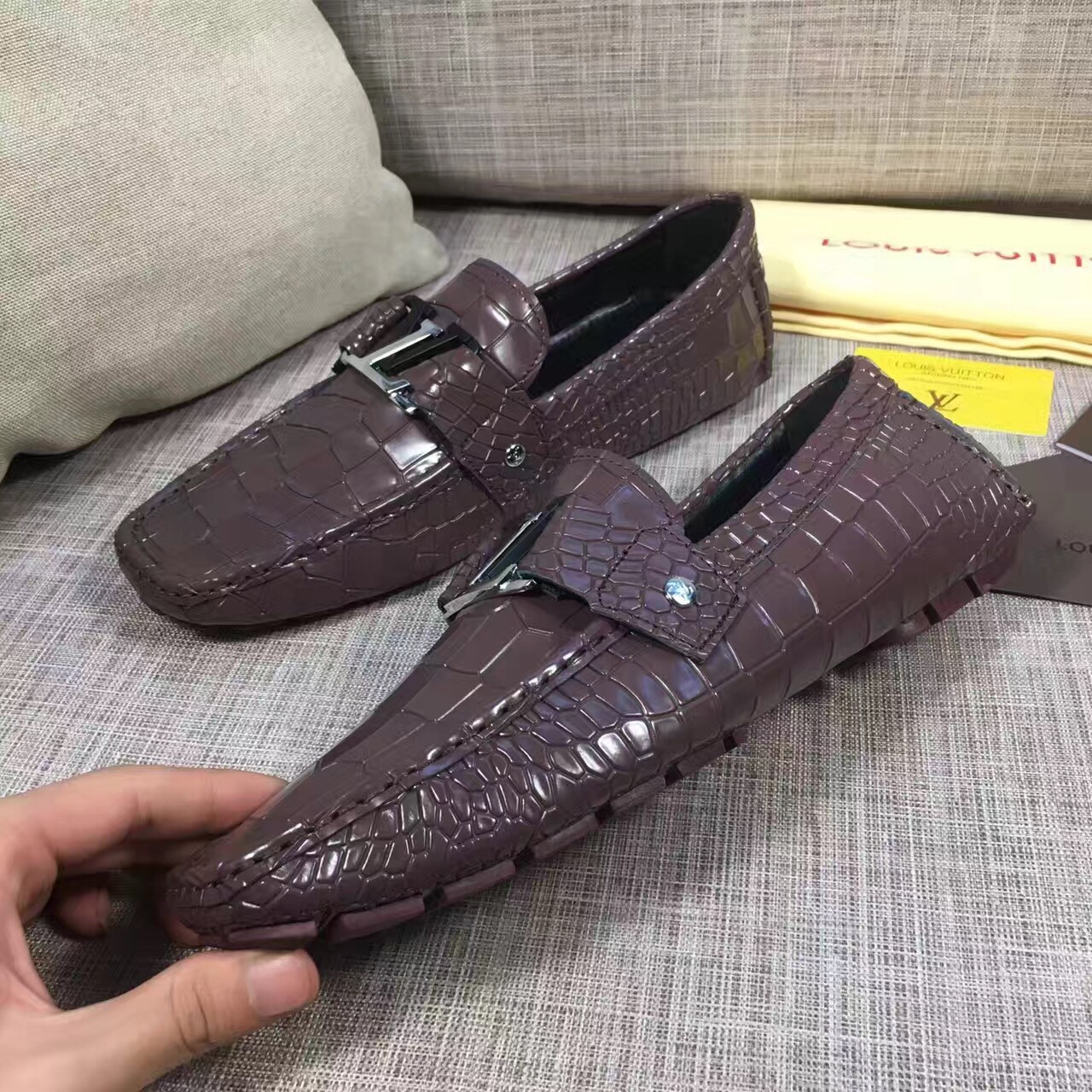 Giày Lười Nam Louis Vuitton Siêu Cấp GNLV0029 giay luoi nam lv sieu cap glnlv0029 7 510x510 - Giày Lười Nam Louis Vuitton Siêu Cấp GNLV0029