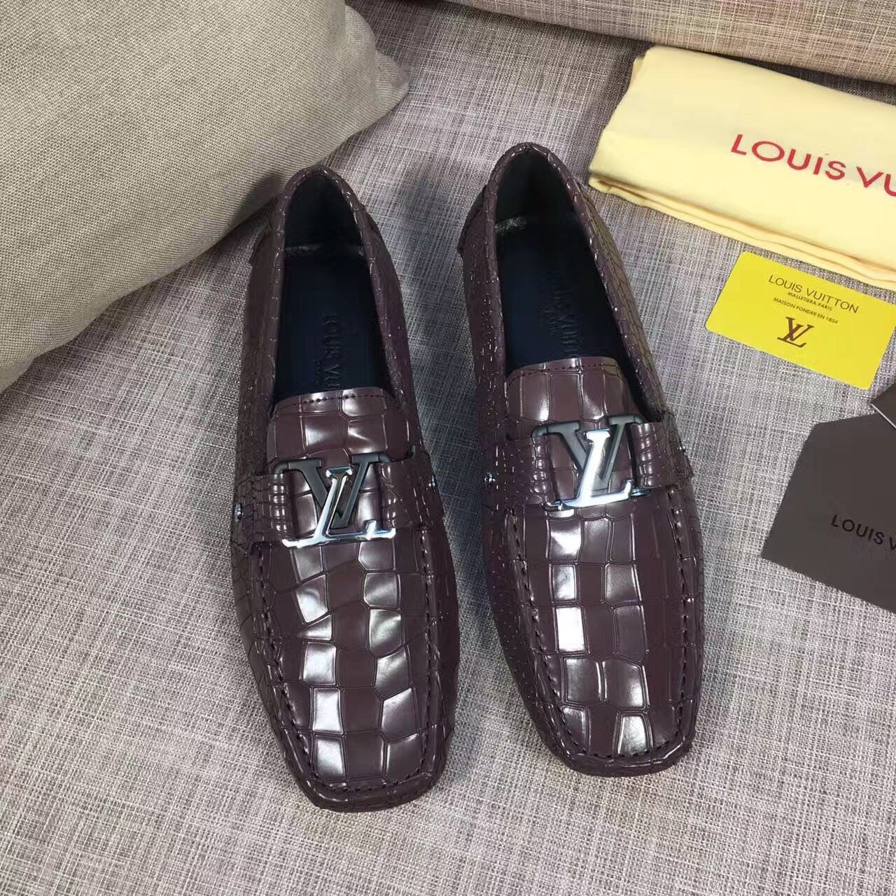 Giày Lười Nam Louis Vuitton Siêu Cấp GNLV0029 giay luoi nam lv sieu cap glnlv0029 9 510x510 - Giày Lười Nam Louis Vuitton Siêu Cấp GNLV0029