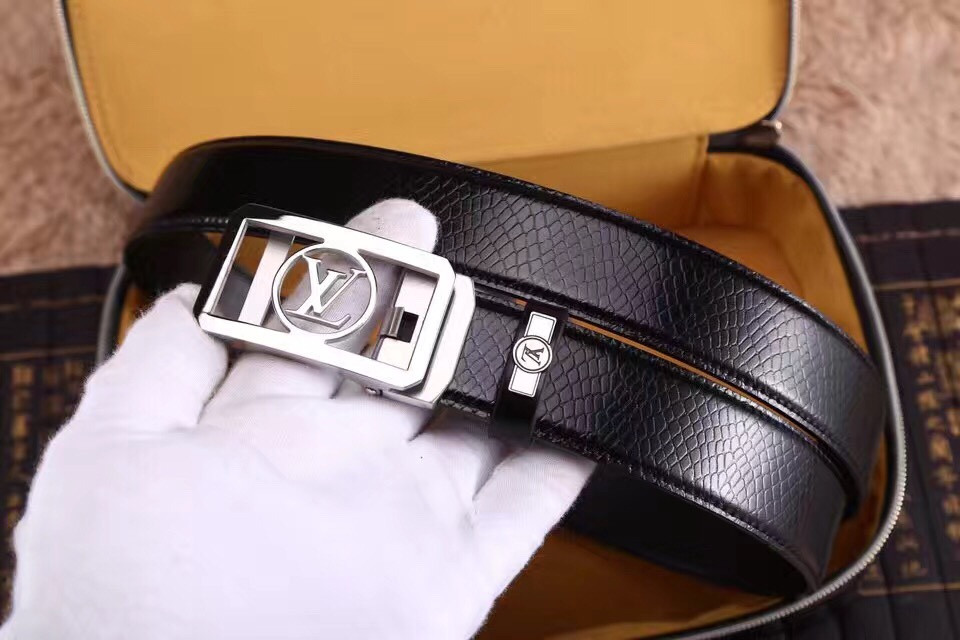 Thắt Lưng Nam Louis Vuitton TLNLV0021 that lung nam lv tlnlv0021 3 510x340 - Thắt Lưng Nam Louis Vuitton TLNLV0021