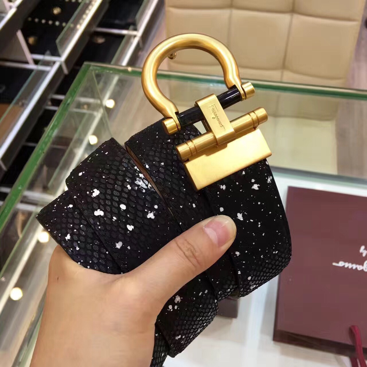 Thắt Lưng Nam Salvatore Ferragamo TLNSF0015 z642914739579 88cbc869d320babbe103a67c01d66a97 510x510 - Thắt Lưng Nam Salvatore Ferragamo TLNSF0015