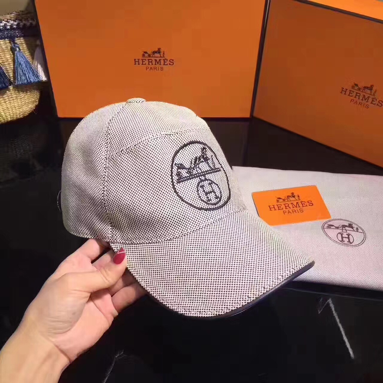 Mũ Nón Lưỡi Trai Nam Hermes Siêu Cấp MNHM0003 mu non luoi nam hermes sieu cap mnhm0003 510x510 - Mũ Nón Lưỡi Trai Nam Hermes Siêu Cấp MNHM0003