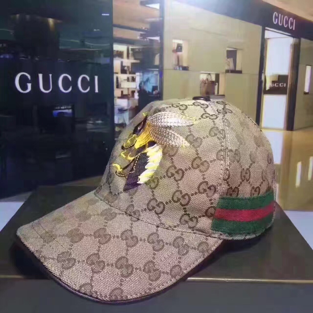 Mũ Nón Nam Gucci Siêu Cấp MNGC0001 mu non nam gucci sieu cap mngc0001 2 1 510x510 - Mũ Nón Nam Gucci Siêu Cấp MNGC0001