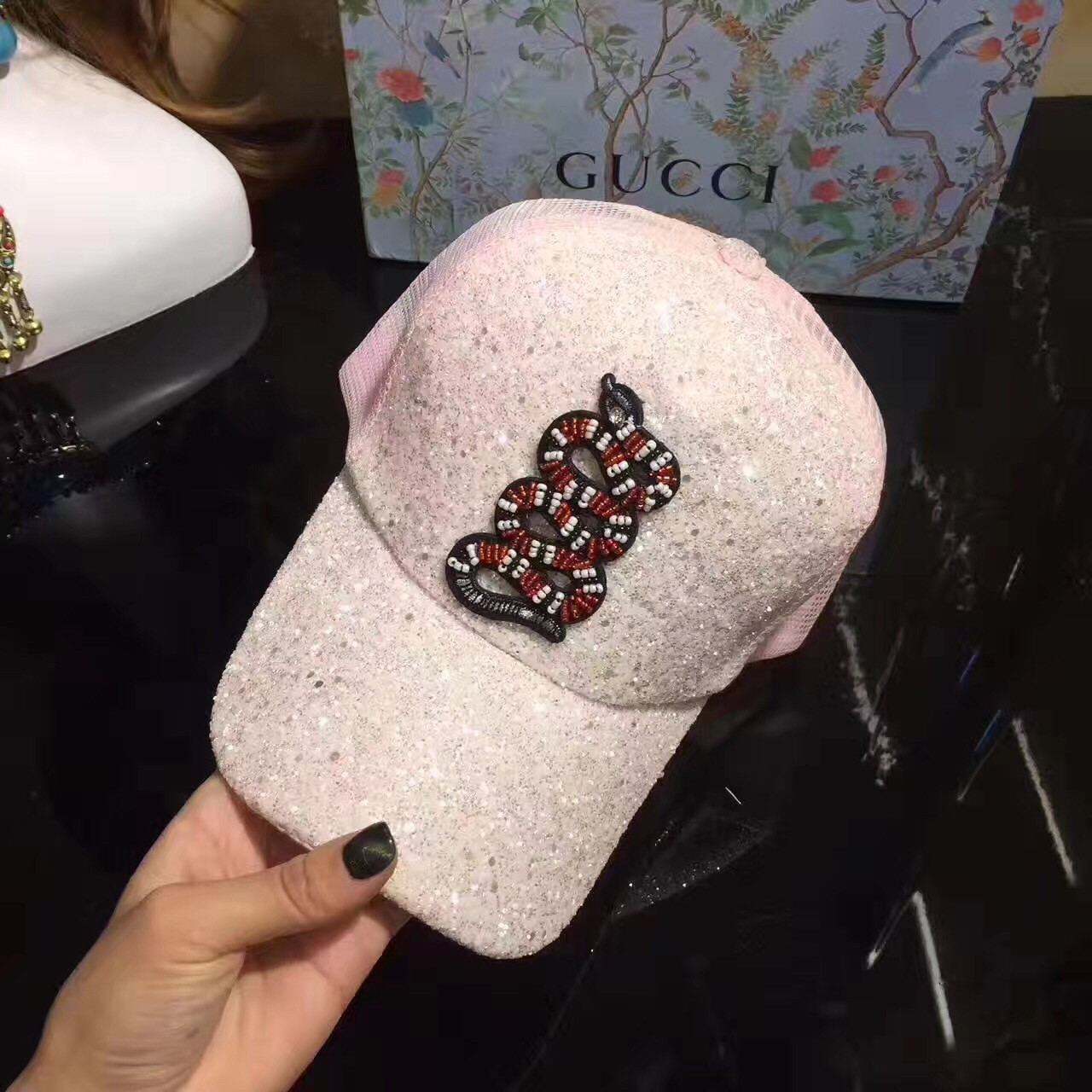 Mũ Nón Nam Gucci Siêu Cấp MNGC0004 mu non nam gucci sieu cap mngc0004 510x510 - Mũ Nón Nam Gucci Siêu Cấp MNGC0004