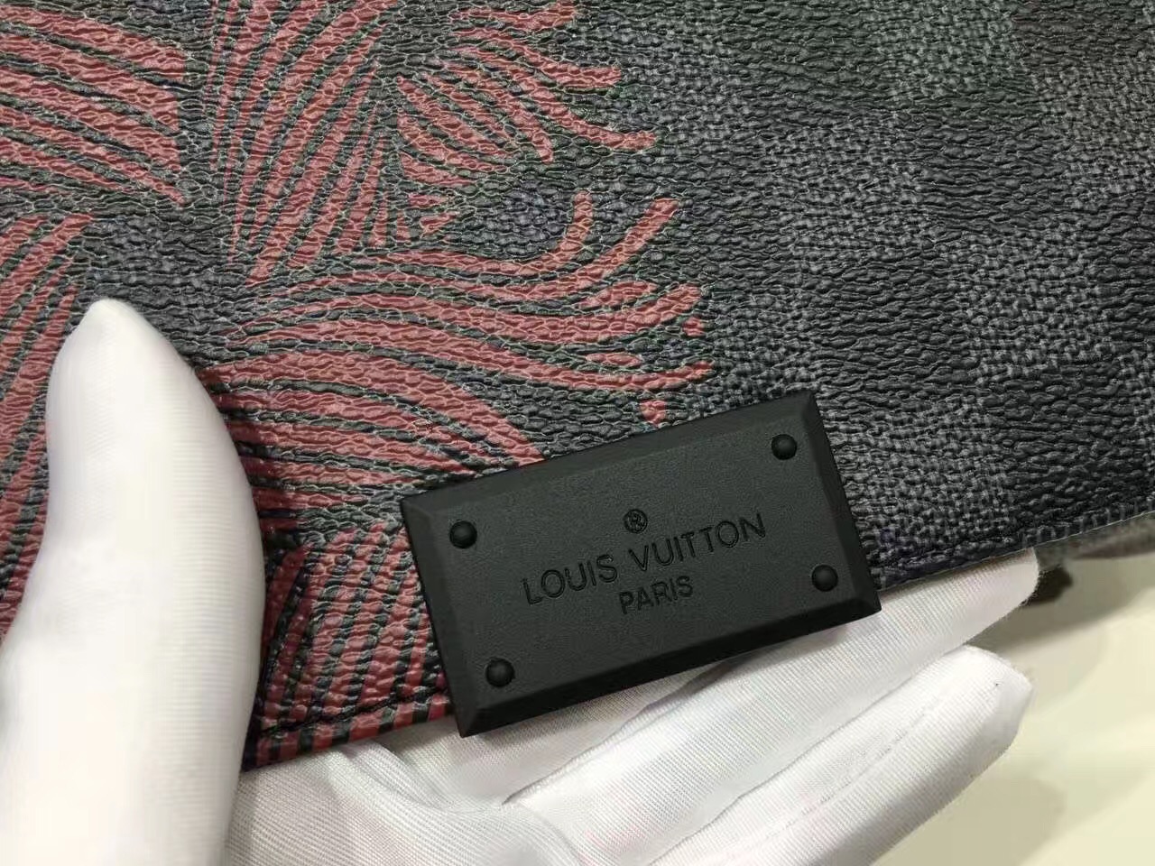 Túi Xách Nam Louis Vuitton Siêu Cấp TXNLV0045 tui xach Louis vuitton canvas DISTRICT PM M41714 txlv1584 510x383 - Túi Xách Nam Louis Vuitton Siêu Cấp TXNLV0045