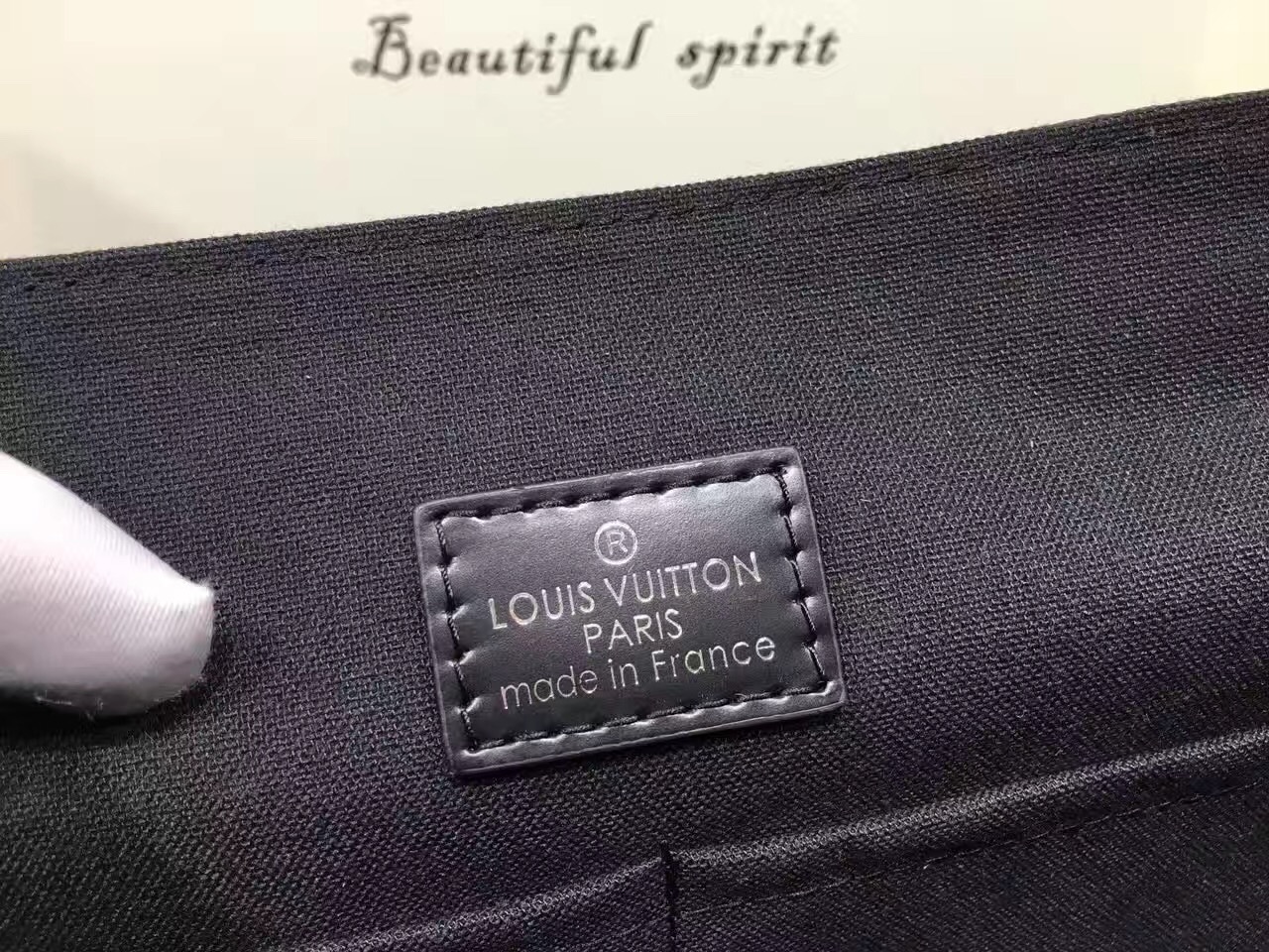 Túi Xách Nam Louis Vuitton Siêu Cấp TXNLV0045 tui xach Louis vuitton canvas DISTRICT PM M41714 txlv1586 510x383 - Túi Xách Nam Louis Vuitton Siêu Cấp TXNLV0045