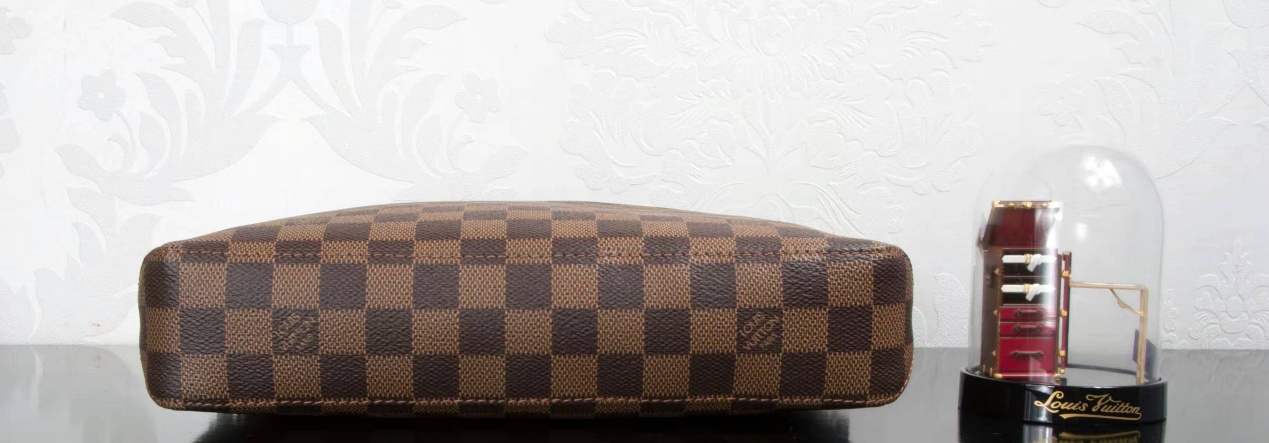 Túi Xách Nam Louis Vuitton Siêu Cấp TXNLV0040 tui xach Louis vuitton damier ebene jake messenger N41568 txlv0545 scaled 510x178 - Túi Xách Nam Louis Vuitton Siêu Cấp TXNLV0040