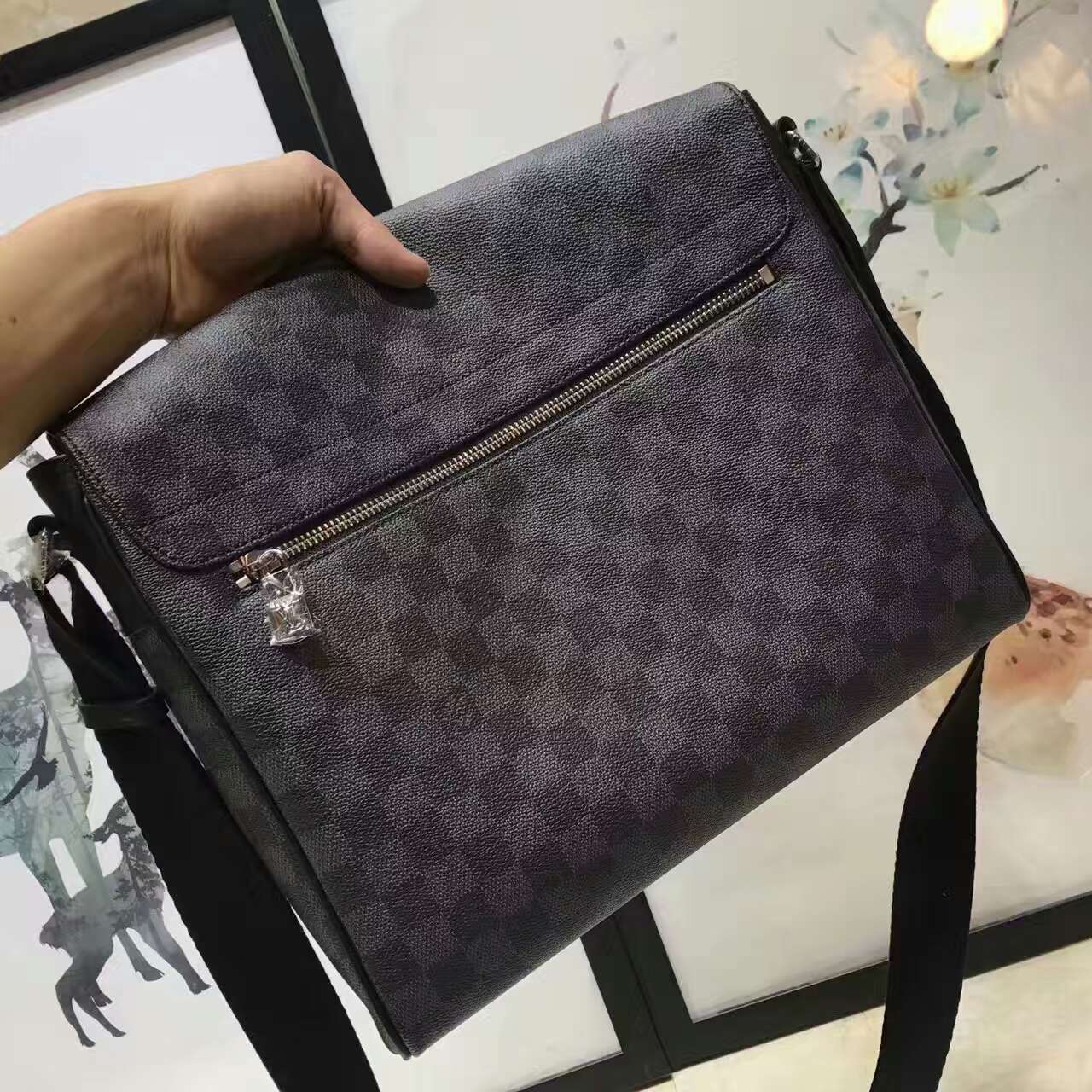 Túi Xách Nam Louis Vuitton Siêu Cấp TXNLV0043 tui xach Louis vuitton damier graphite district Pm N41030 txlv1143 510x510 - Túi Xách Nam Louis Vuitton Siêu Cấp TXNLV0043