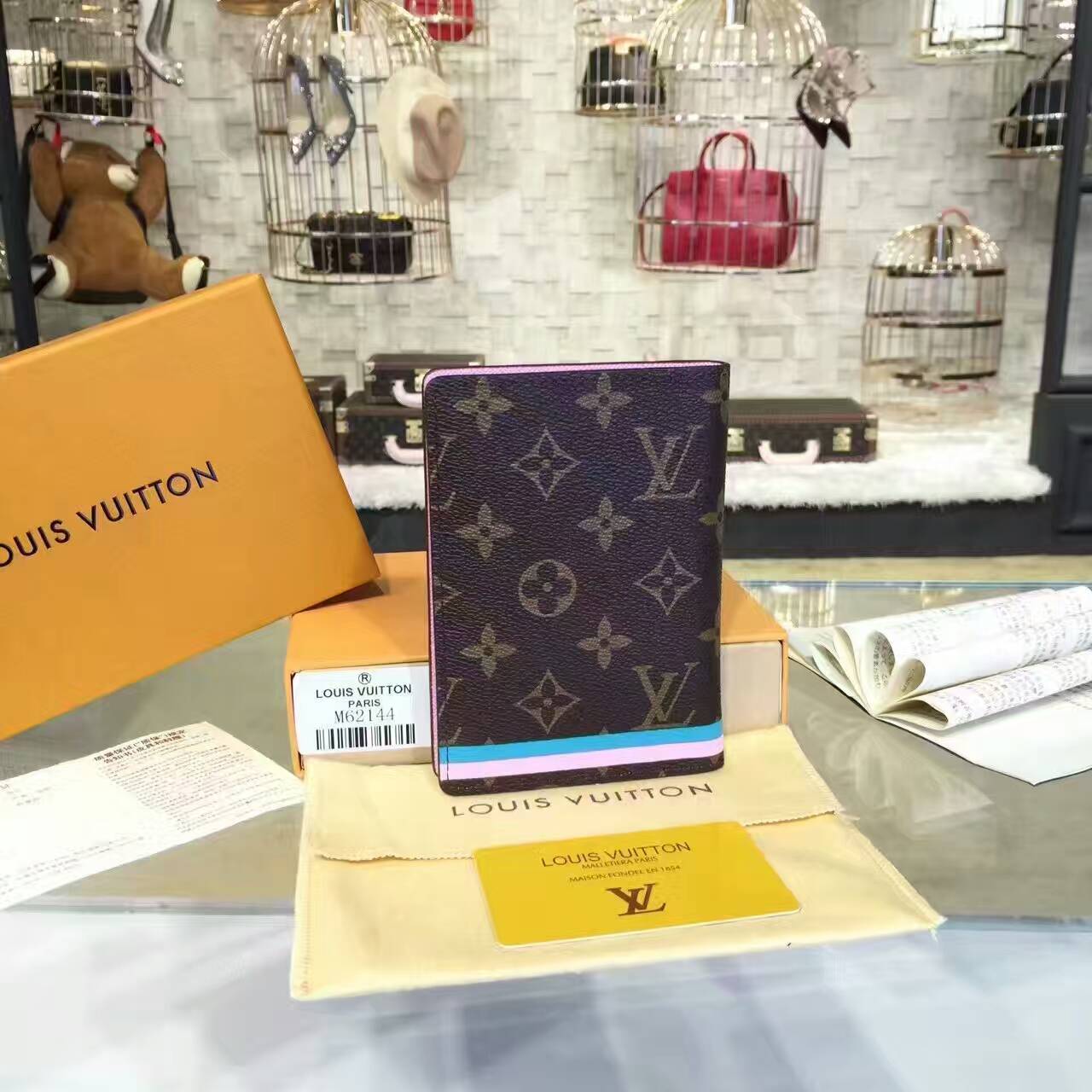 Ví Nam Louis Vuitton Siêu Cấp VNLV0020 tui xach Louis vuitton monogram passport cover wallet M62144 txlv0471 510x510 - Ví Nam Louis Vuitton Siêu Cấp VNLV0020