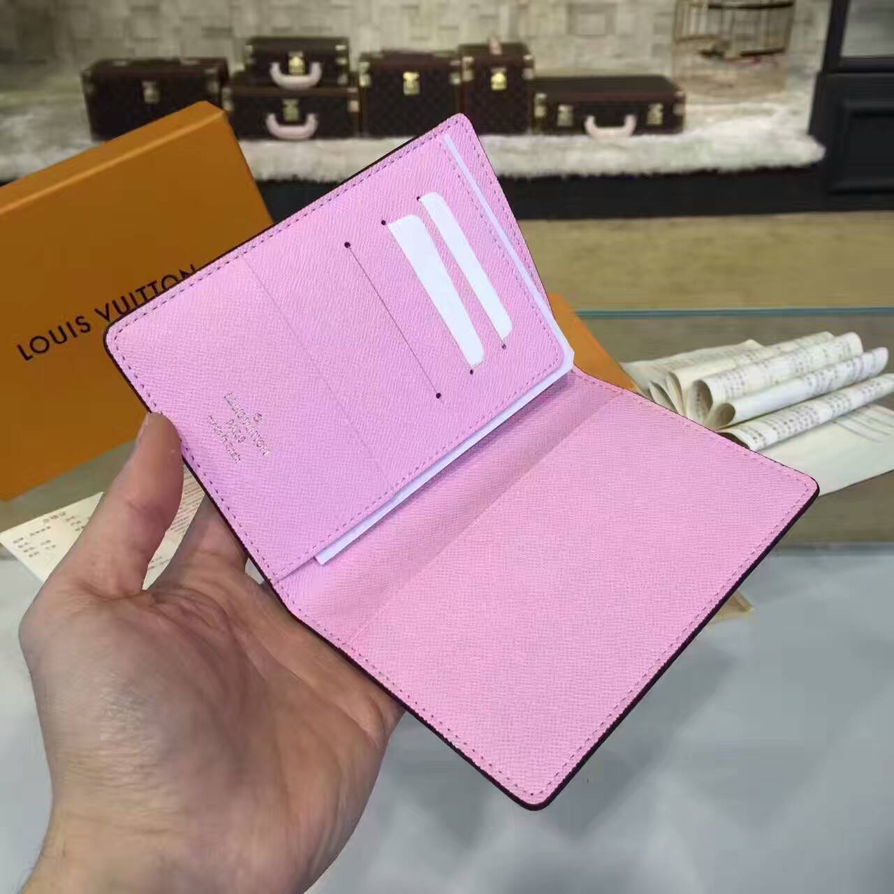 Ví Nam Louis Vuitton Siêu Cấp VNLV0023 tui xach Louis vuitton monogram passport cover wallet M62144 txlv0473 1 510x510 - Ví Nam Louis Vuitton Siêu Cấp VNLV0023
