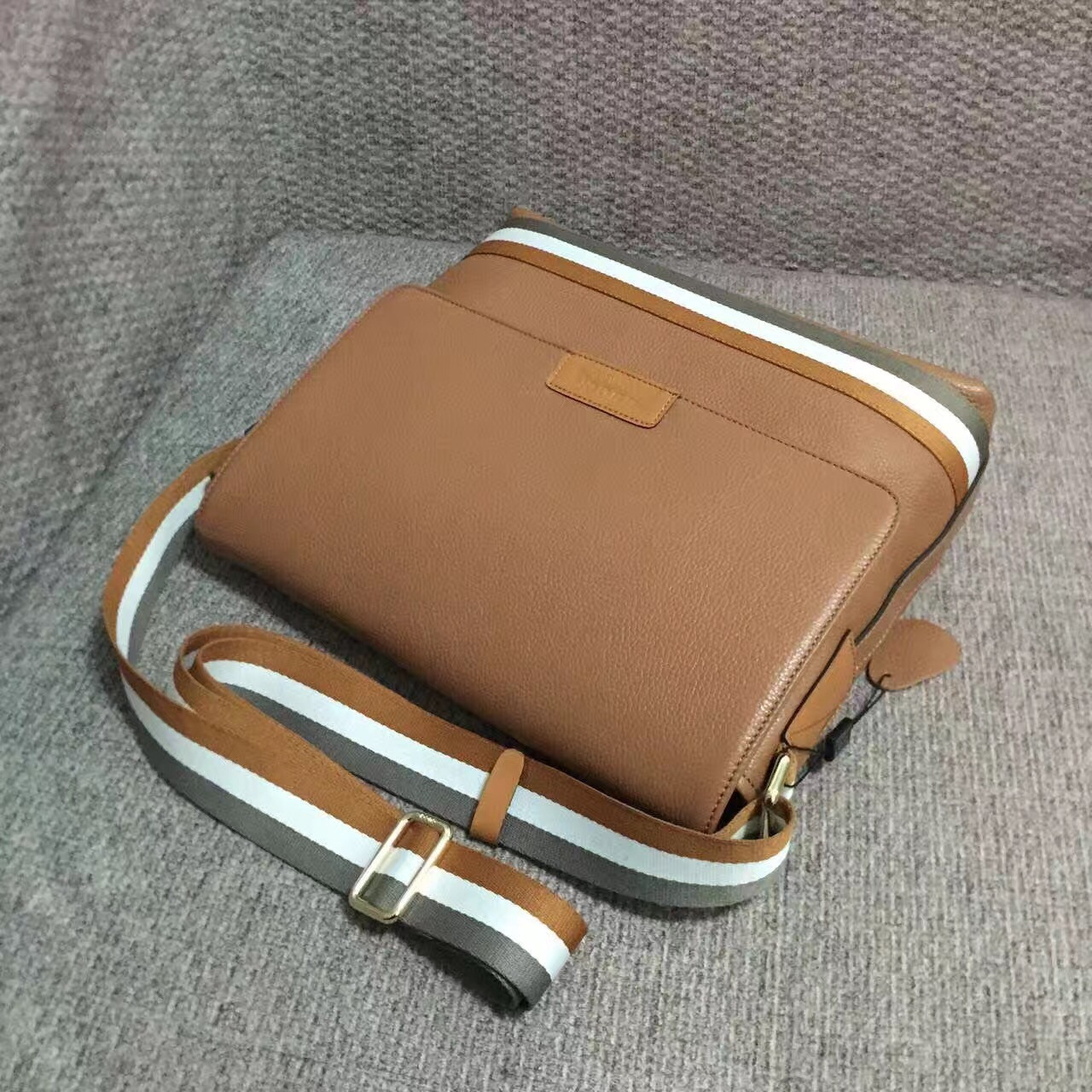 Túi Xách Nam Gucci TXNGC0002 tui xach nam gucci txngc0002 4 510x510 - Túi Xách Nam Gucci TXNGC0002