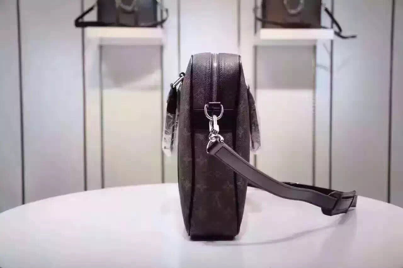 Túi Xách Nam Louis Vuitton TXNLV0033 tui xach nam lv txnlv0033 6 510x339 - Túi Xách Nam Louis Vuitton TXNLV0033