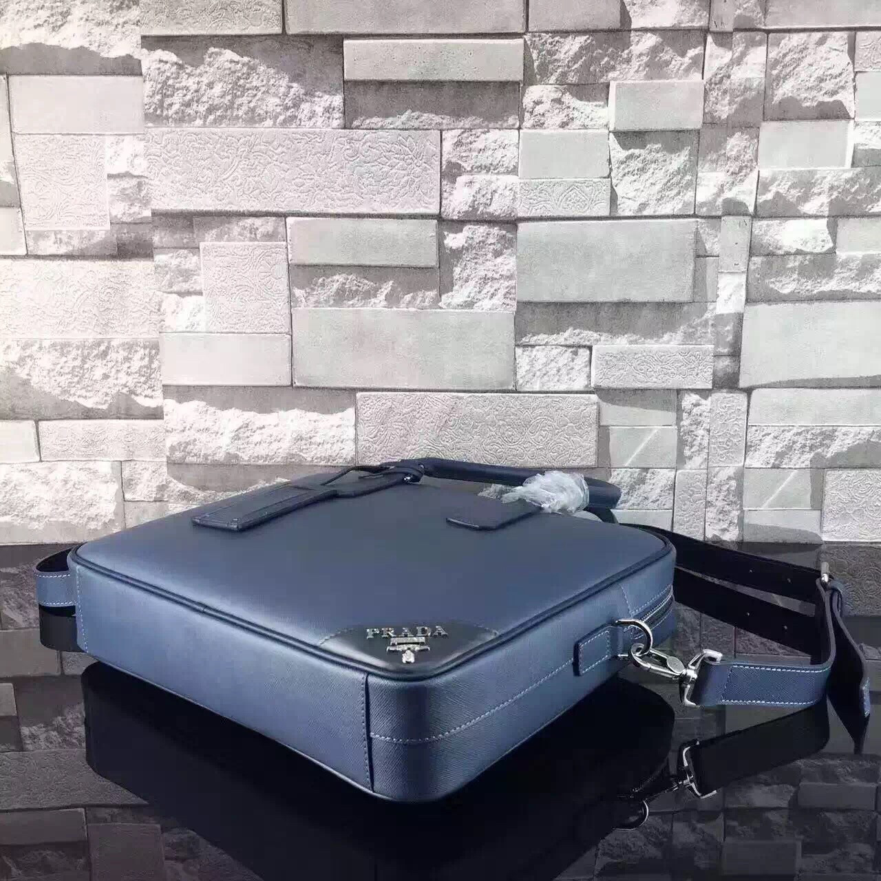 Túi Xách Nam Prada Siêu Cấp TXNPD0008 tui xach nam prada sieu cap txnpd0008 2 510x510 - Túi Xách Nam Prada Siêu Cấp TXNPD0008