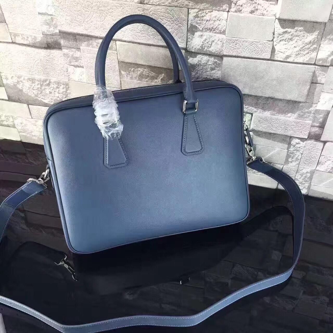 Túi Xách Nam Prada Siêu Cấp TXNPD0008 tui xach nam prada sieu cap txnpd0008 5 510x510 - Túi Xách Nam Prada Siêu Cấp TXNPD0008