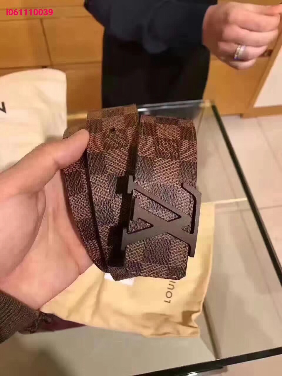 Thắt Lưng Nam Louis Vuitton Siêu Cấp TLNLV0046 z1019108289570 1316d28dcbe7978ab64398eb8534efd7 510x680 - Thắt Lưng Nam Louis Vuitton Siêu Cấp TLNLV0046