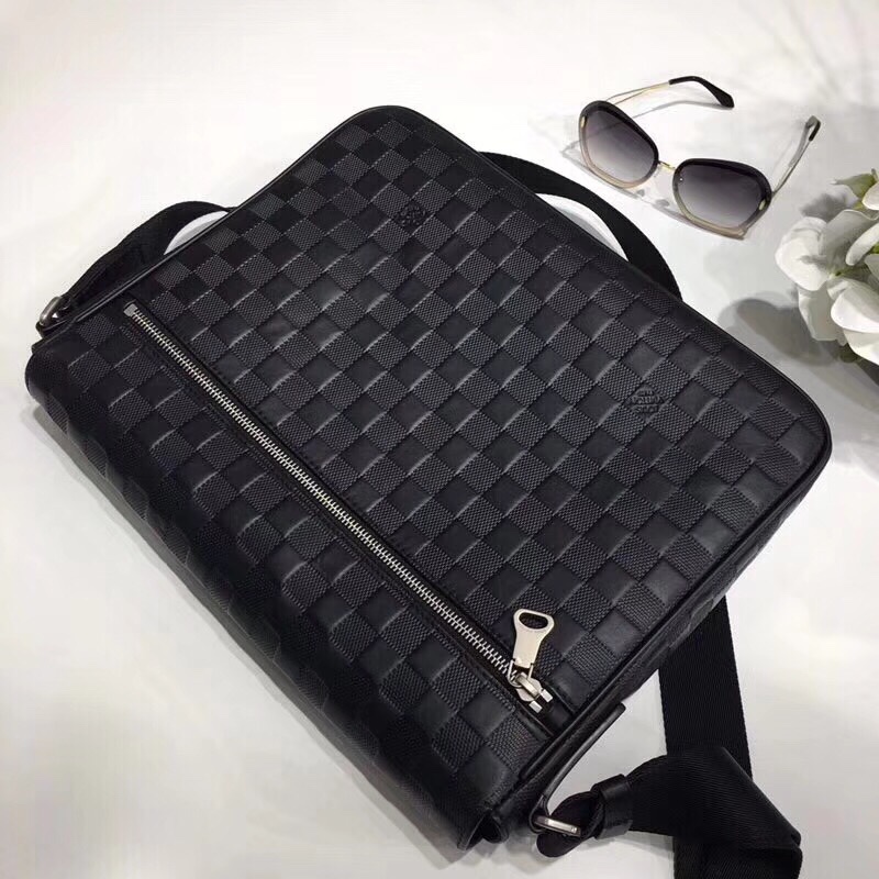 Túi Xách Nam Louis Vuitton Siêu Cấp TXNLV0051 z1020370665668 0787071bb42f679bdaf28d6bb6f7a004 510x510 - Túi Xách Nam Louis Vuitton Siêu Cấp TXNLV0051