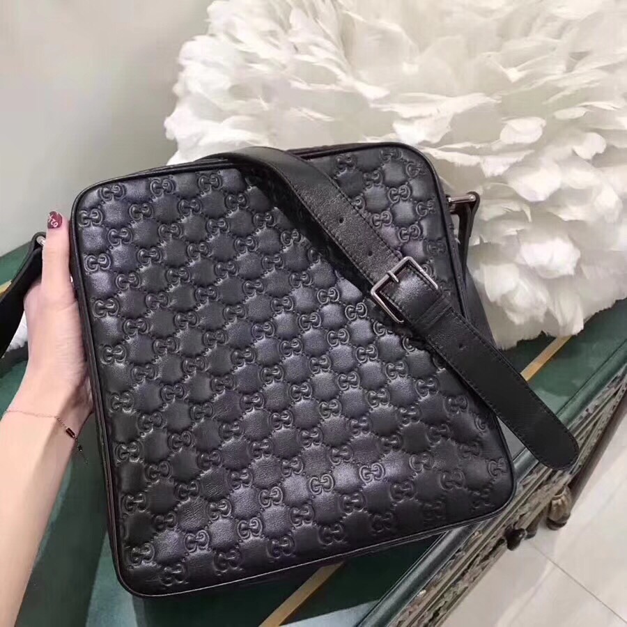 Túi Xách Nam Gucci Siêu Cấp TXNGC0007 z1024269574639 238e71ec511e1363bc2ea5ec092b80d7 1 510x510 - Túi Xách Nam Gucci Siêu Cấp TXNGC0007