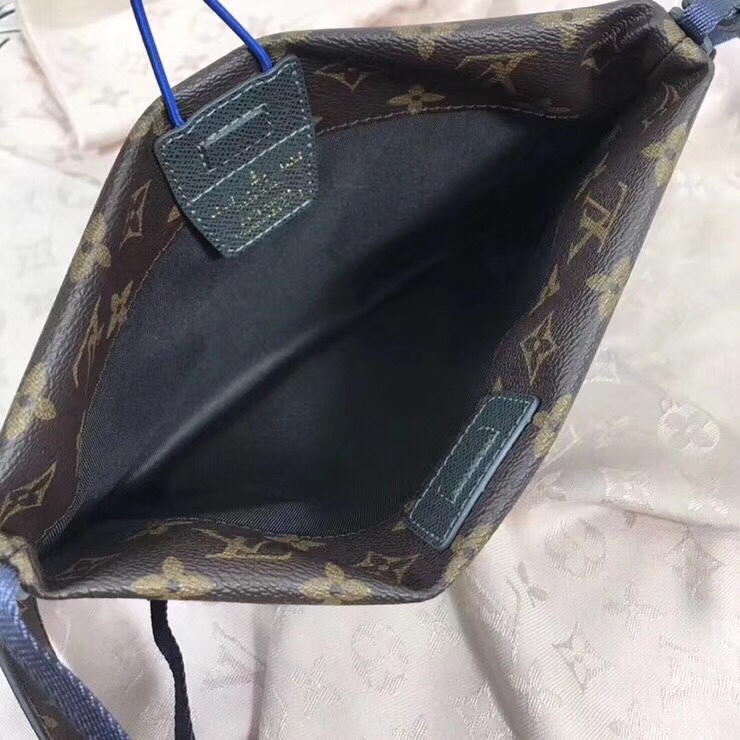 Túi Xách Nam Louis Vuitton Siêu Cấp TXNLV0061 z1024277745712 9537e5ec1166a61a1bc20bc99112cca9 510x510 - Túi Xách Nam Louis Vuitton Siêu Cấp TXNLV0061