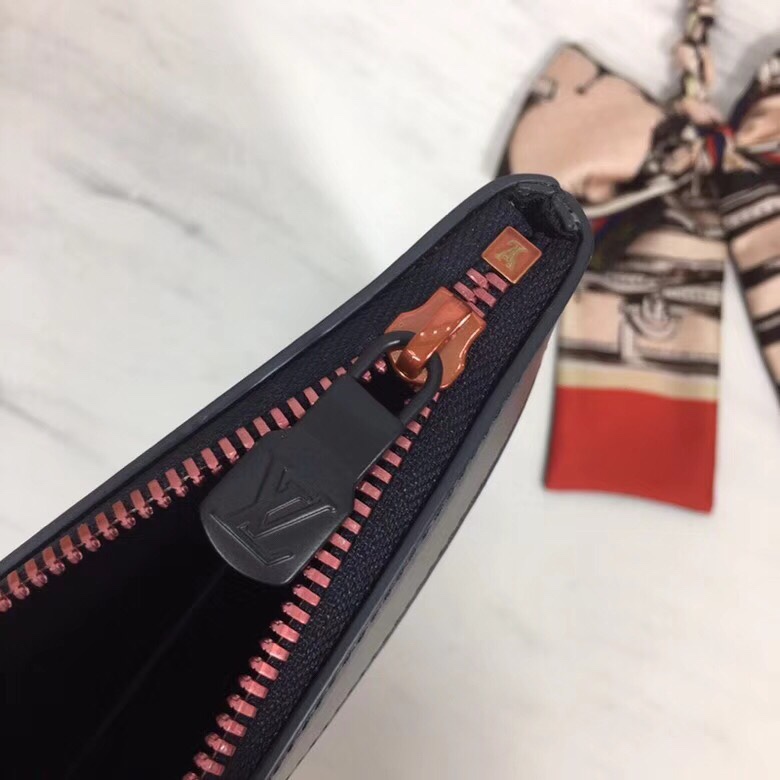 Túi Xách Nam Louis Vuitton Siêu Cấp TXNLV0059 z1024277931519 c1152ba65b1d3d060edd9c1bedb2c413 510x510 - Túi Xách Nam Louis Vuitton Siêu Cấp TXNLV0059
