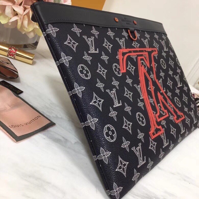Túi Xách Nam Louis Vuitton Siêu Cấp TXNLV0059 z1024277942144 e2fb55c0e6cdc041e397de9d8c896b87 510x510 - Túi Xách Nam Louis Vuitton Siêu Cấp TXNLV0059