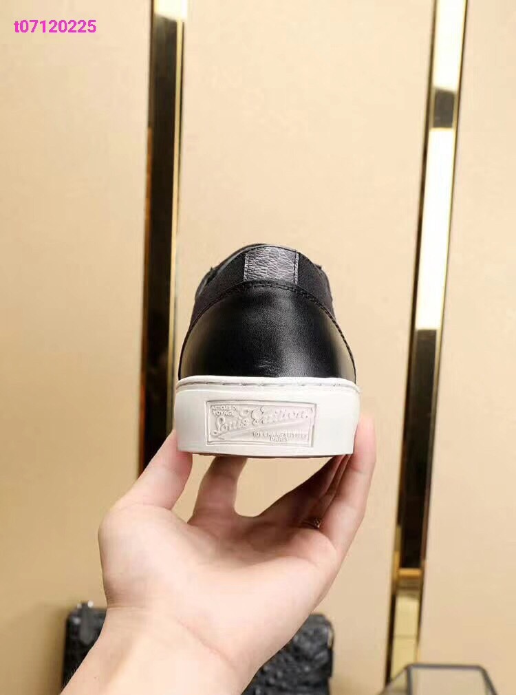 Giày Nam Louis Vuitton Siêu Cấp – GNGC0057 z1038756011470 f0304cd9d864567bf8dae248436c36b7 510x687 - Giày Nam Louis Vuitton Siêu Cấp – GNGC0057
