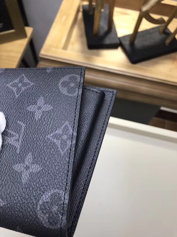 Ví nam Louis Vuitton siêu cấp – VNLV0053 z1039878813751 9e88093bbebf5601fd24ad1c306ba99f 510x681 - Ví nam Louis Vuitton siêu cấp – VNLV0053