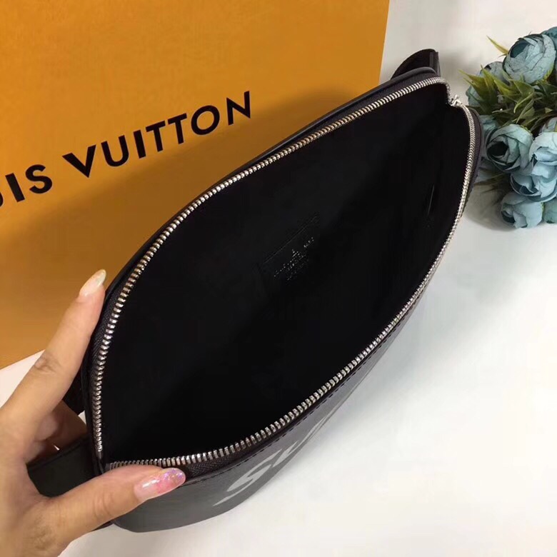 Túi Xách Nam Louis Vuitton Siêu Cấp TXNLV0063 z1062456322092 c5d608c2edcac8829aa537b88d78be1b 510x510 - Túi Xách Nam Louis Vuitton Siêu Cấp TXNLV0063
