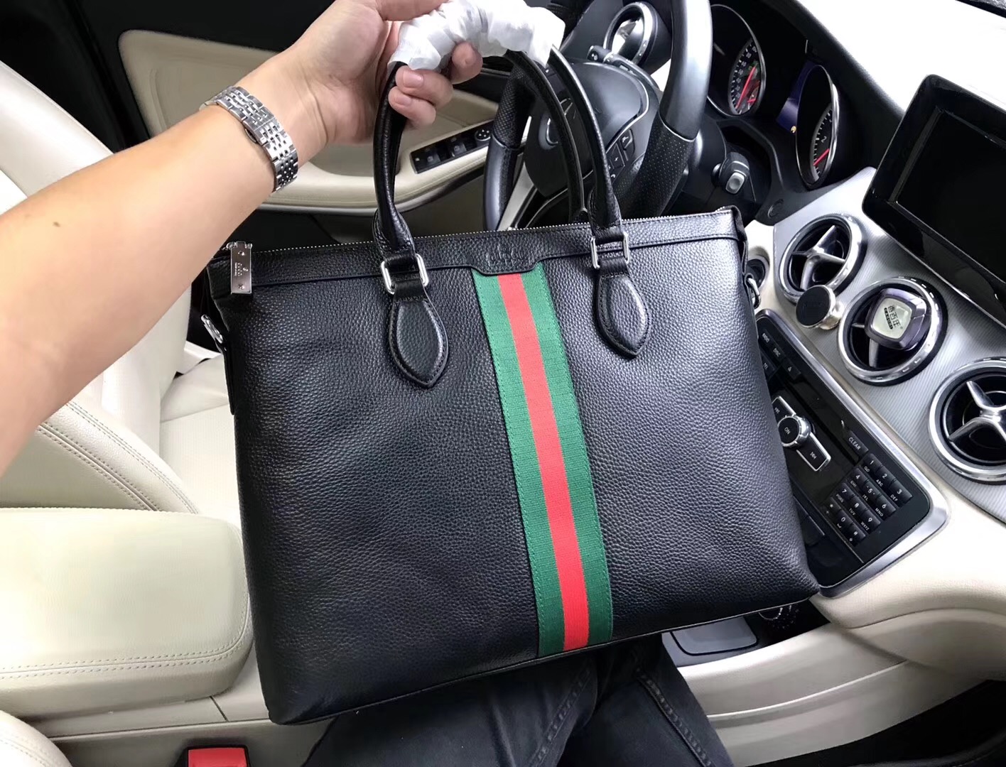 Túi xách nam Gucci TXNGC0009 IMG 7533 510x389 - Túi xách nam Gucci TXNGC0009