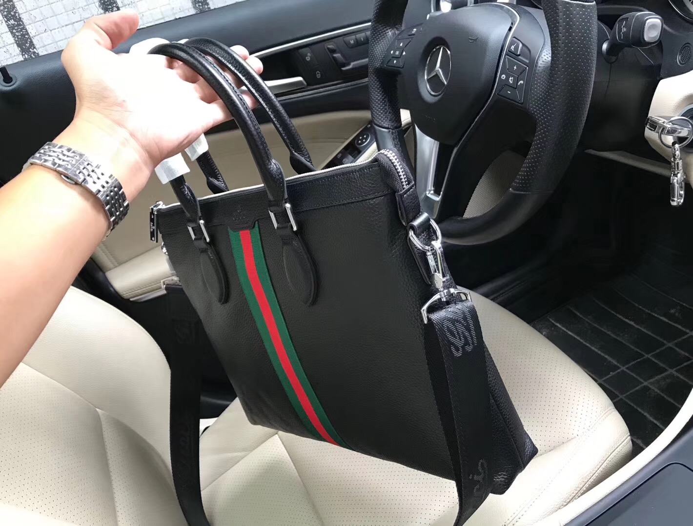 Túi xách nam Gucci TXNGC0009 IMG 7535 510x387 - Túi xách nam Gucci TXNGC0009