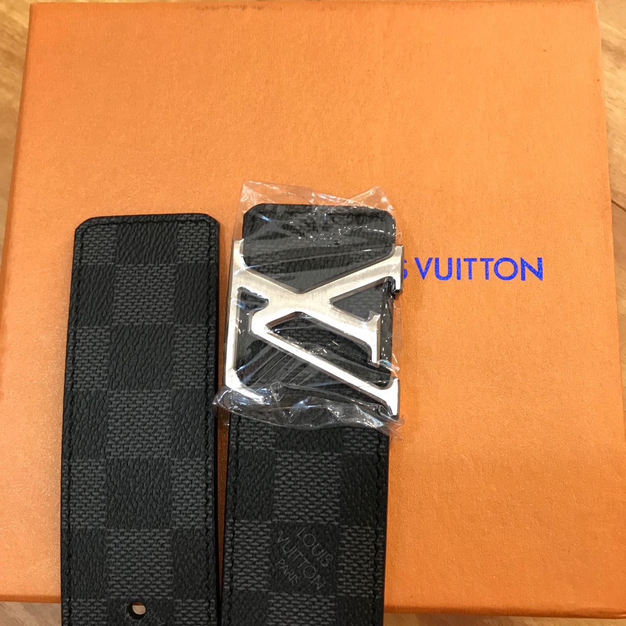 Thắt Lưng Nam Louis Vuitton Siêu Cấp MSHM0066 186a21b697e570bb29f4 510x510 - Thắt Lưng Nam Louis Vuitton Siêu Cấp MSHM0066