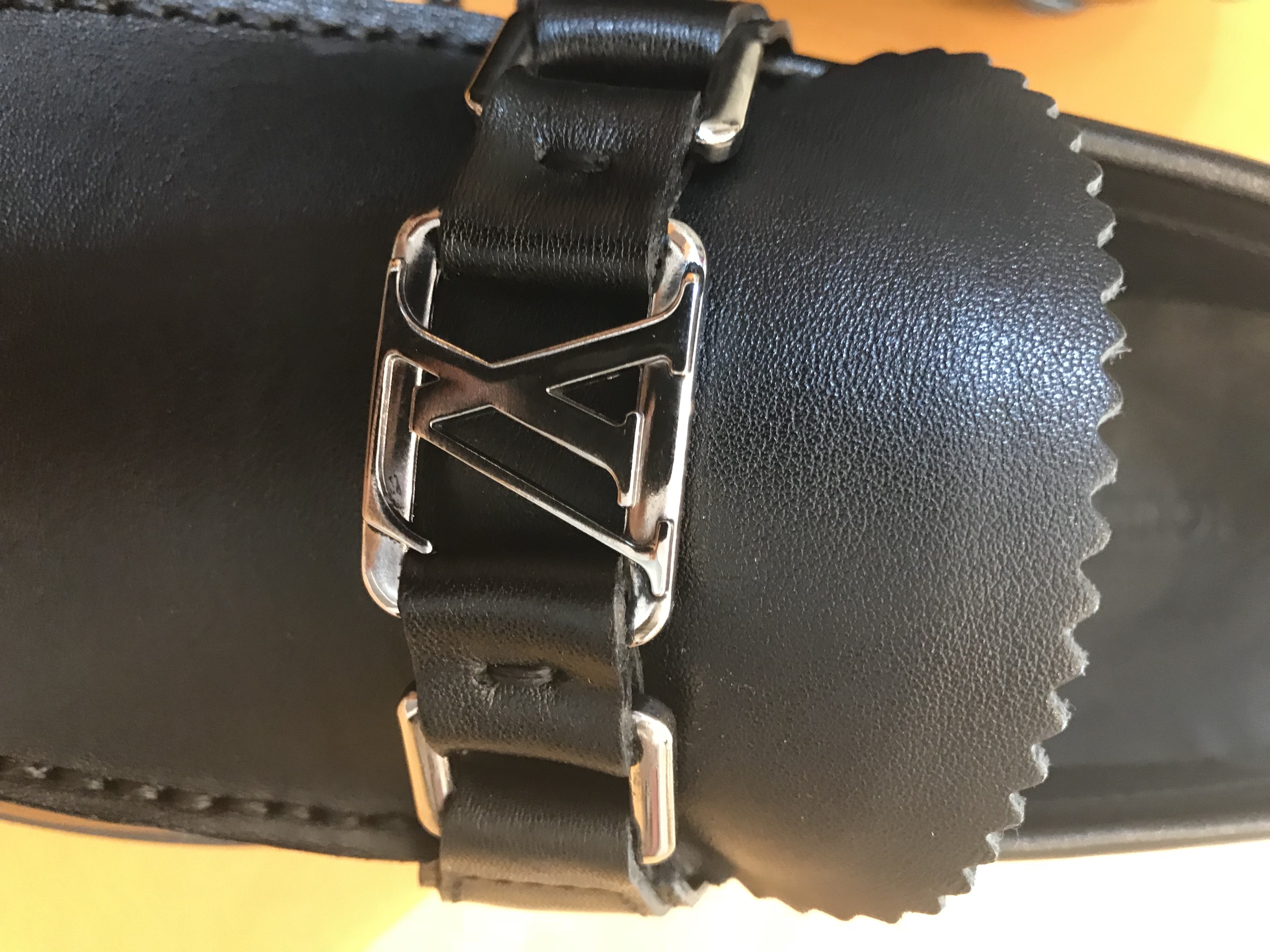 Giày Nam Louis Vuitton Siêu Cấp MSLV0077 20b63b9ca0c647981ed7 510x383 - Giày Nam Louis Vuitton Siêu Cấp MSLV0077