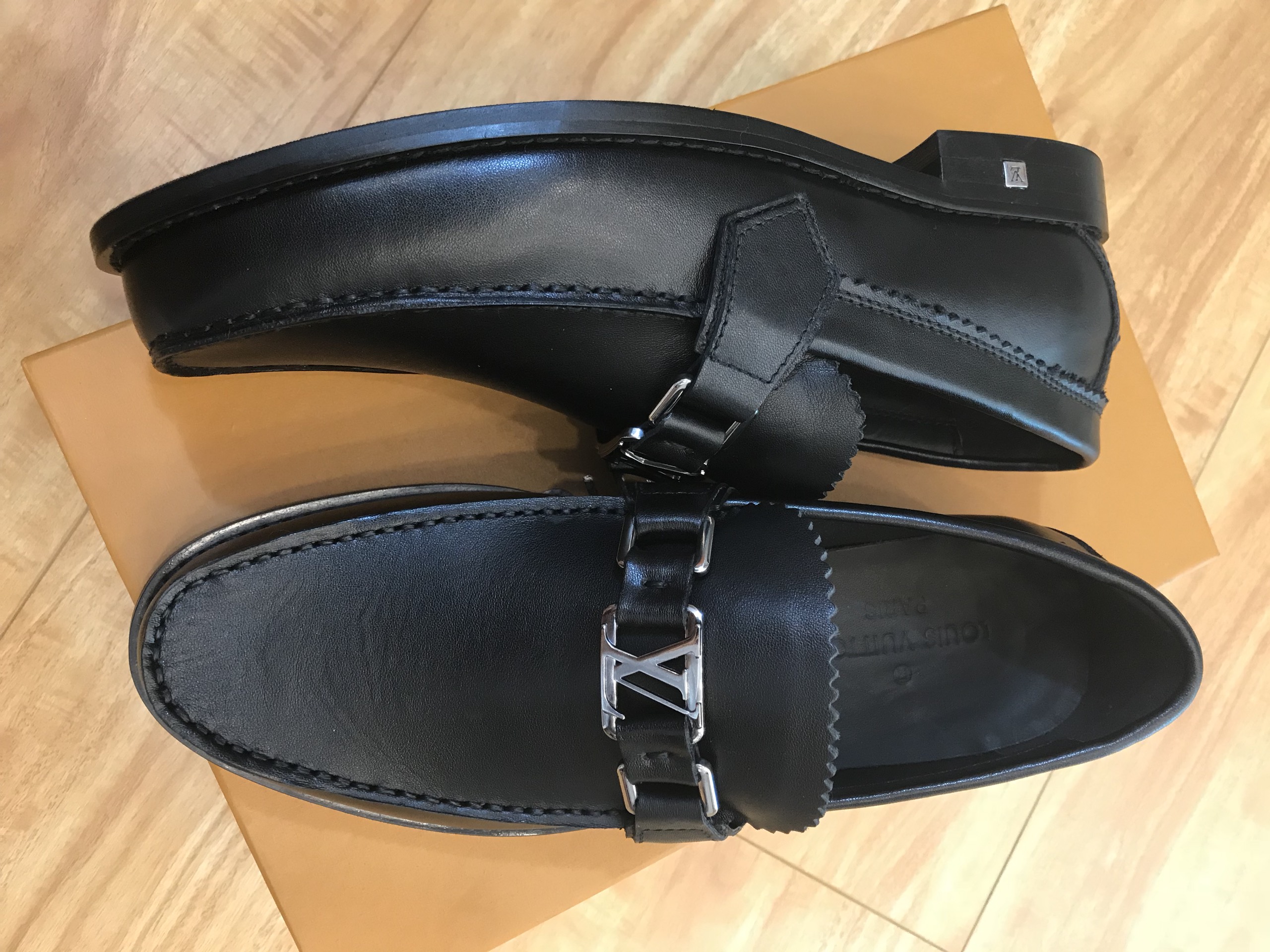 Giày Nam Louis Vuitton Siêu Cấp MSLV0077 539588b813e2f4bcadf3 510x383 - Giày Nam Louis Vuitton Siêu Cấp MSLV0077