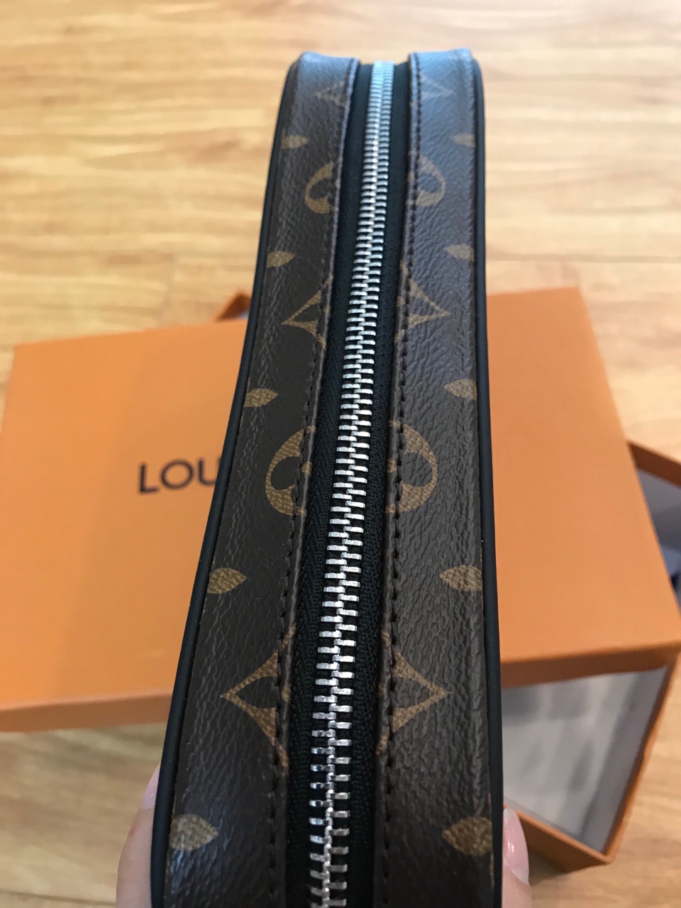 Túi Xách Nam Louis Vuitton Siêu Cấp MSLV0051 666daab65cfbbba5e2ea 510x680 - Túi Xách Nam Louis Vuitton Siêu Cấp MSLV0051