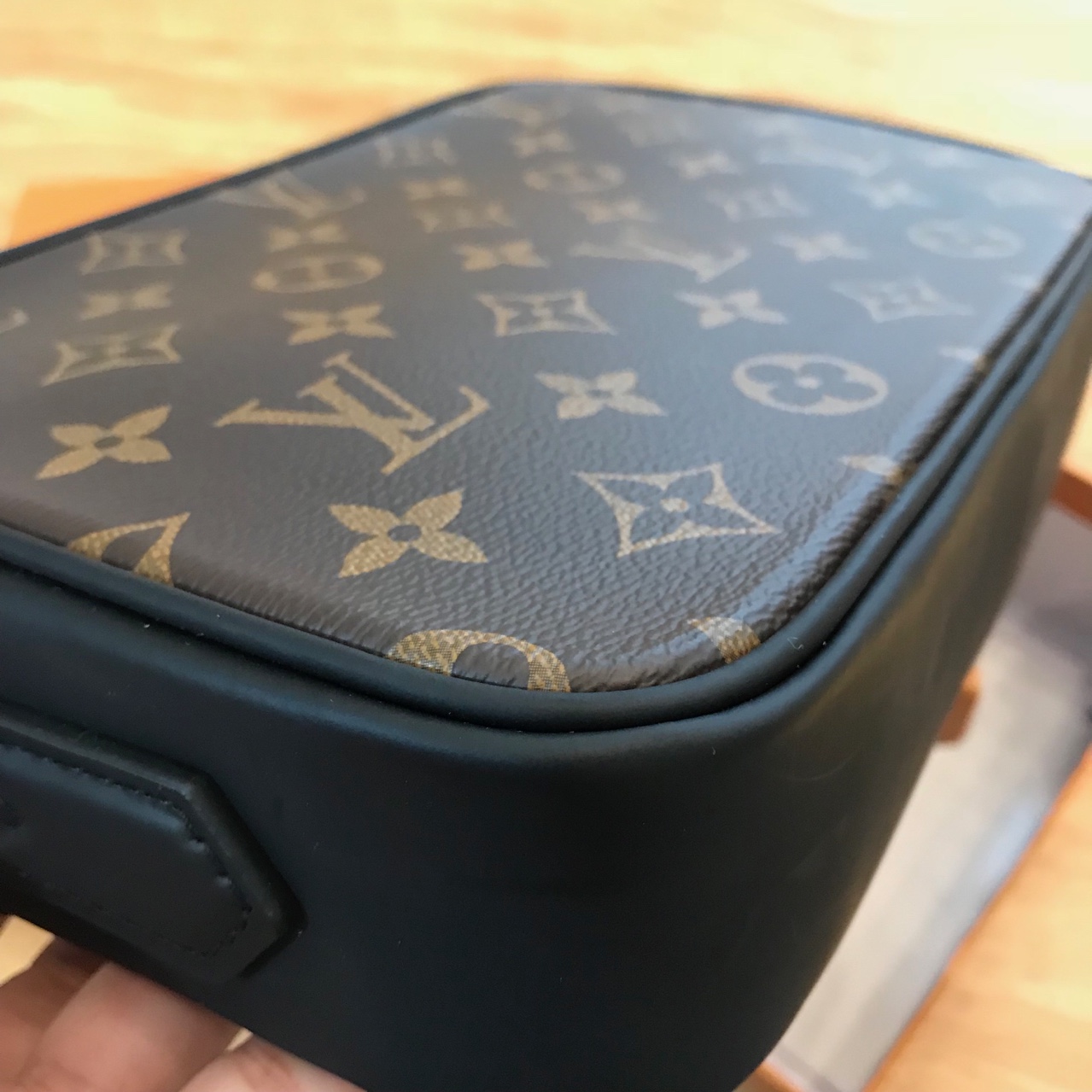 Túi Xách Nam Louis Vuitton Siêu Cấp MSLV0051 6d5b11f9e7b400ea59a5 510x510 - Túi Xách Nam Louis Vuitton Siêu Cấp MSLV0051