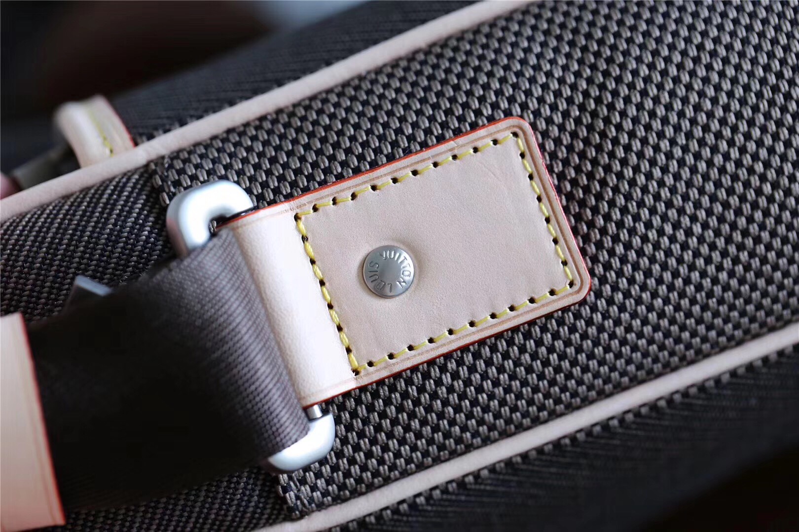 Túi Xách Nam Louis Vuitton Siêu Cấp MSLV0082 739e3e09c57822267b69 510x339 - Túi Xách Nam Louis Vuitton Siêu Cấp MSLV0082