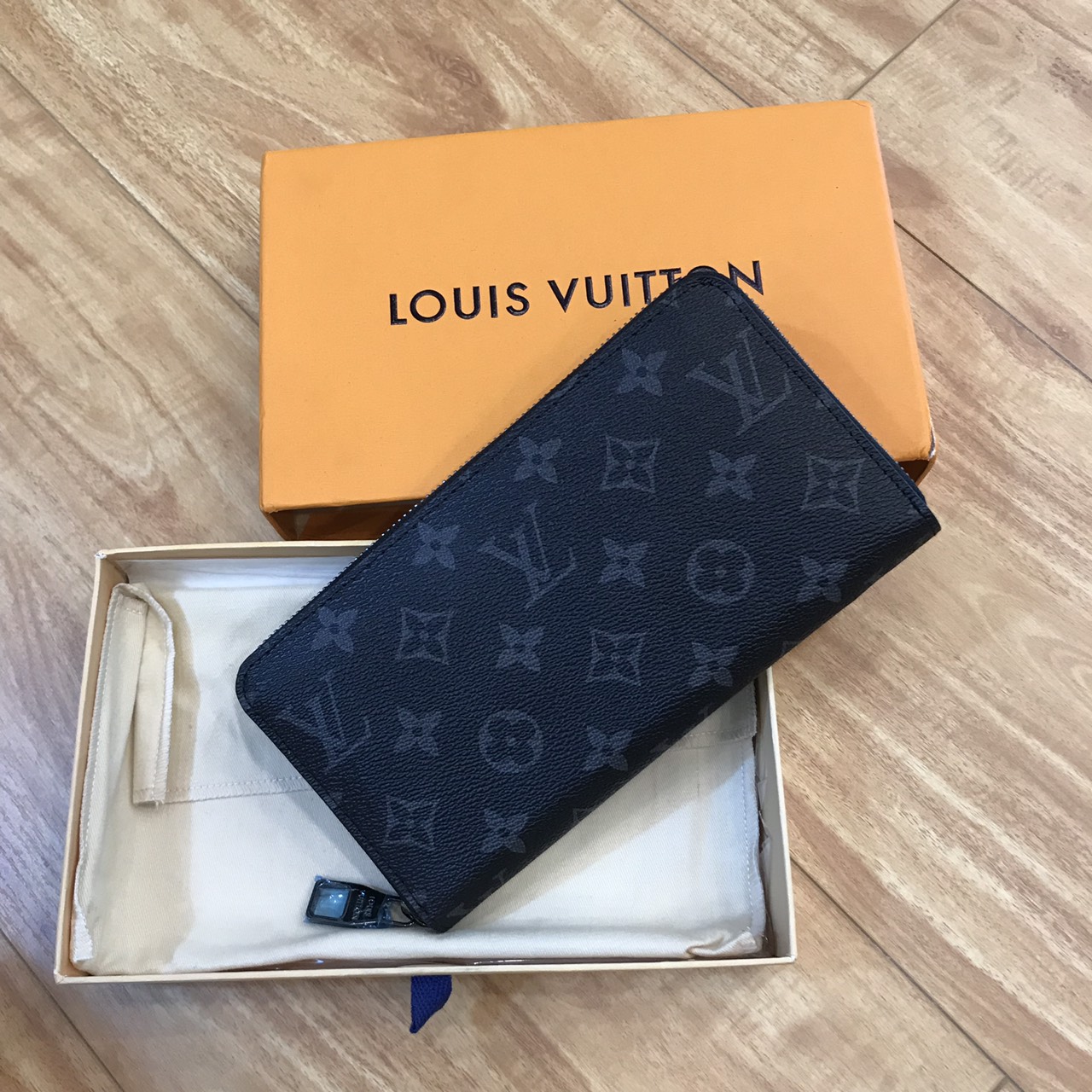 Ví Nam Louis Vuitton Siêu Cấp MSLV0085 78cd6d59655f8201db4e 510x510 - Ví Nam Louis Vuitton Siêu Cấp MSLV0085