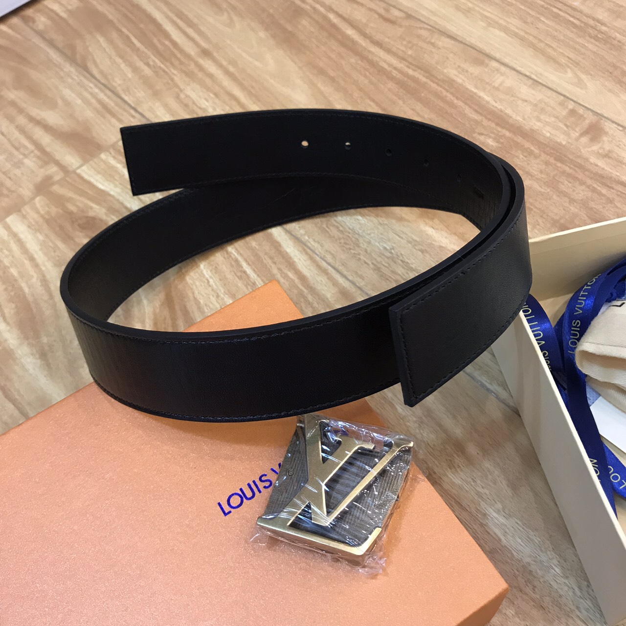 Thắt Lưng Nam Louis Vuitton Siêu Cấp MSLV0065 9bee85f310a3f7fdaeb2 510x510 - Thắt Lưng Nam Louis Vuitton Siêu Cấp MSLV0065