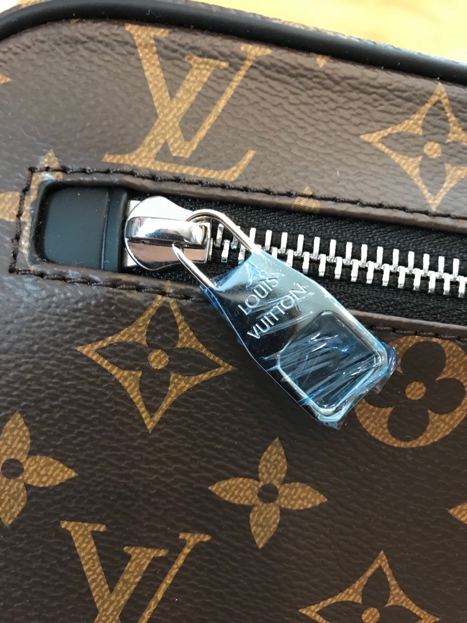 Túi Xách Nam Louis Vuitton Siêu Cấp MSLV0051 cf819d5f6b128c4cd503 510x680 - Túi Xách Nam Louis Vuitton Siêu Cấp MSLV0051