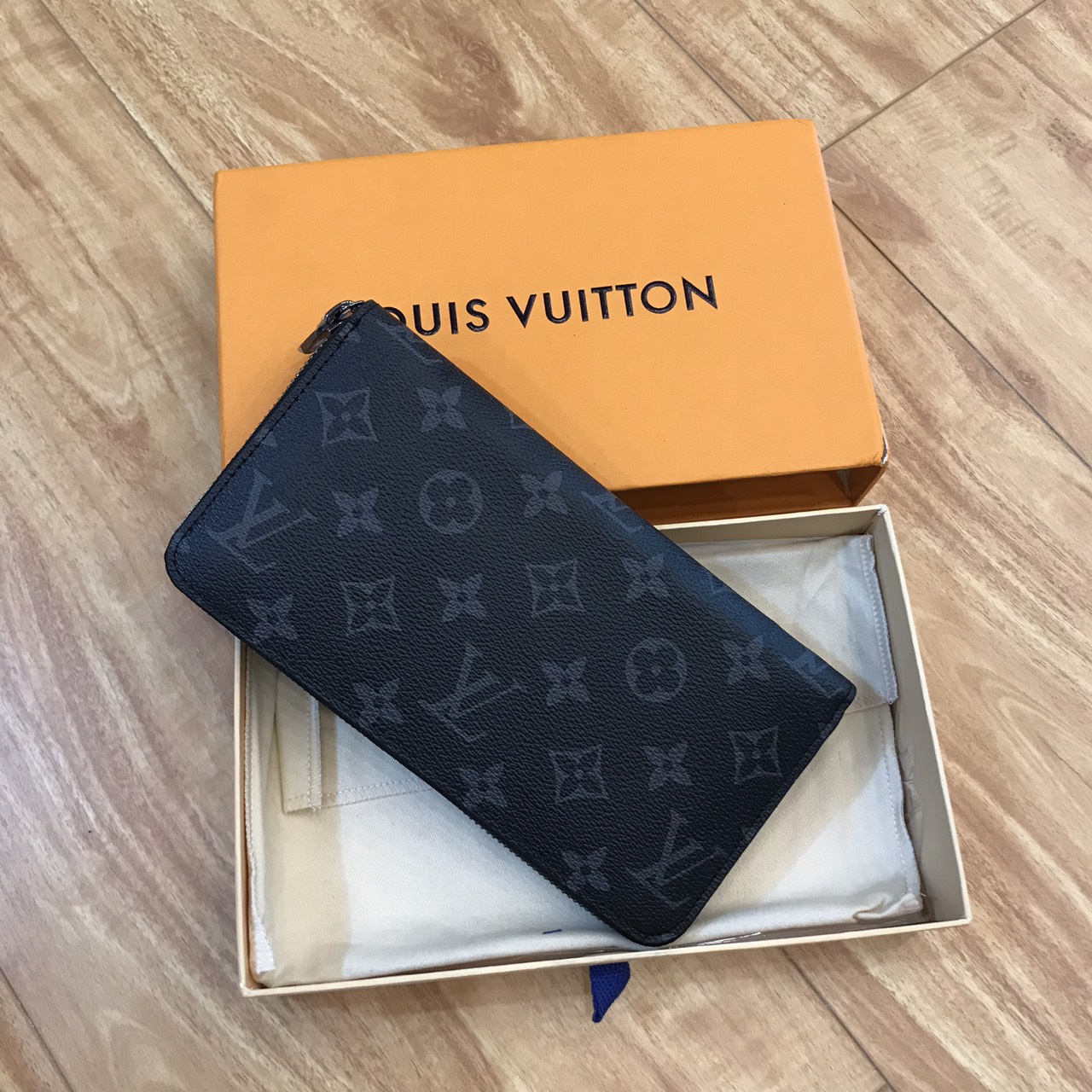 Ví Nam Louis Vuitton Siêu Cấp MSLV0085 d556b7c3bfc5589b01d4 510x510 - Ví Nam Louis Vuitton Siêu Cấp MSLV0085