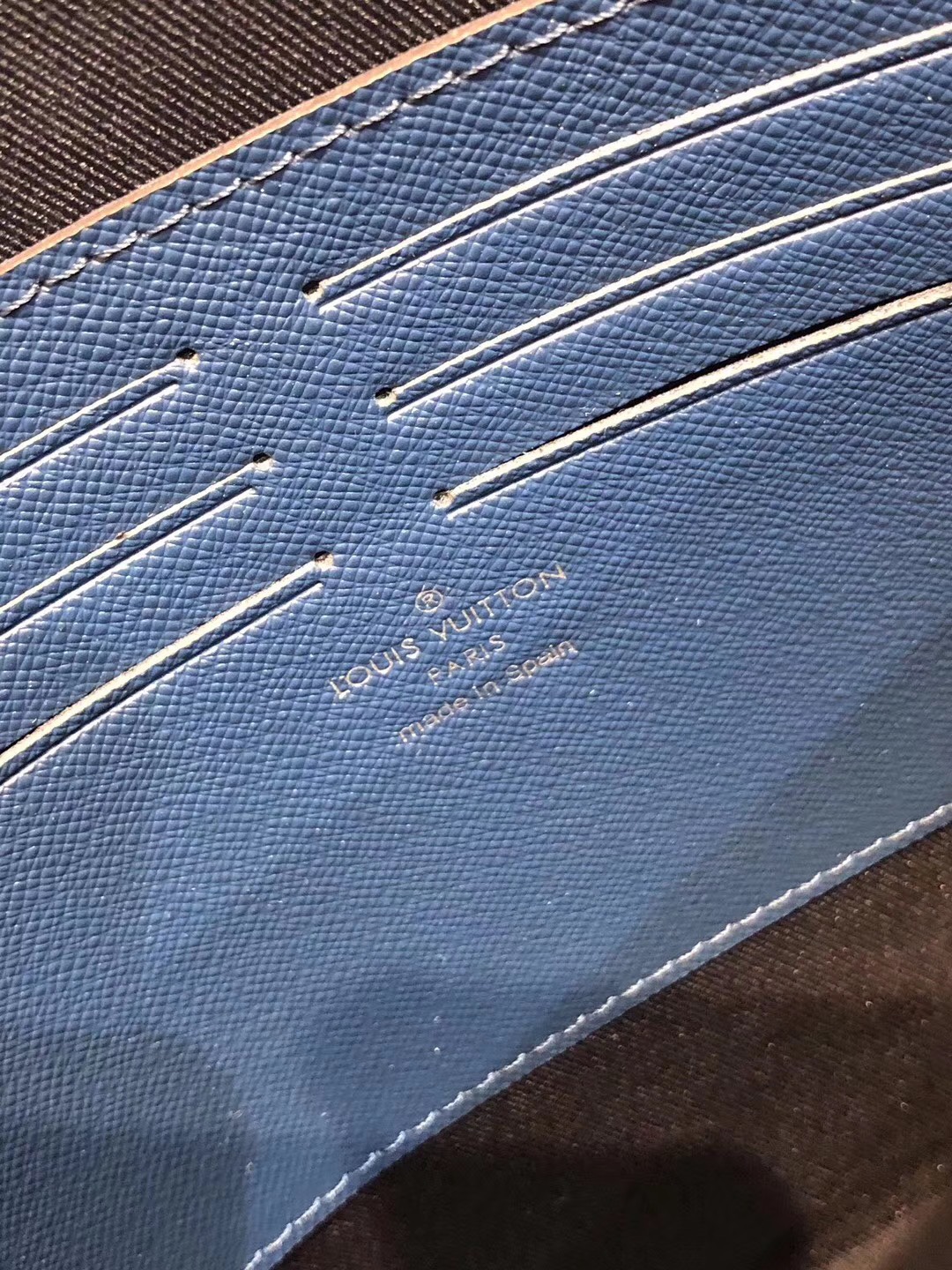 VÍ NAM LOUIS VUITTON SIÊU CẤP VNLV1107 940a2972f963043d5d72 510x680 - VÍ NAM LOUIS VUITTON SIÊU CẤP VNLV1107