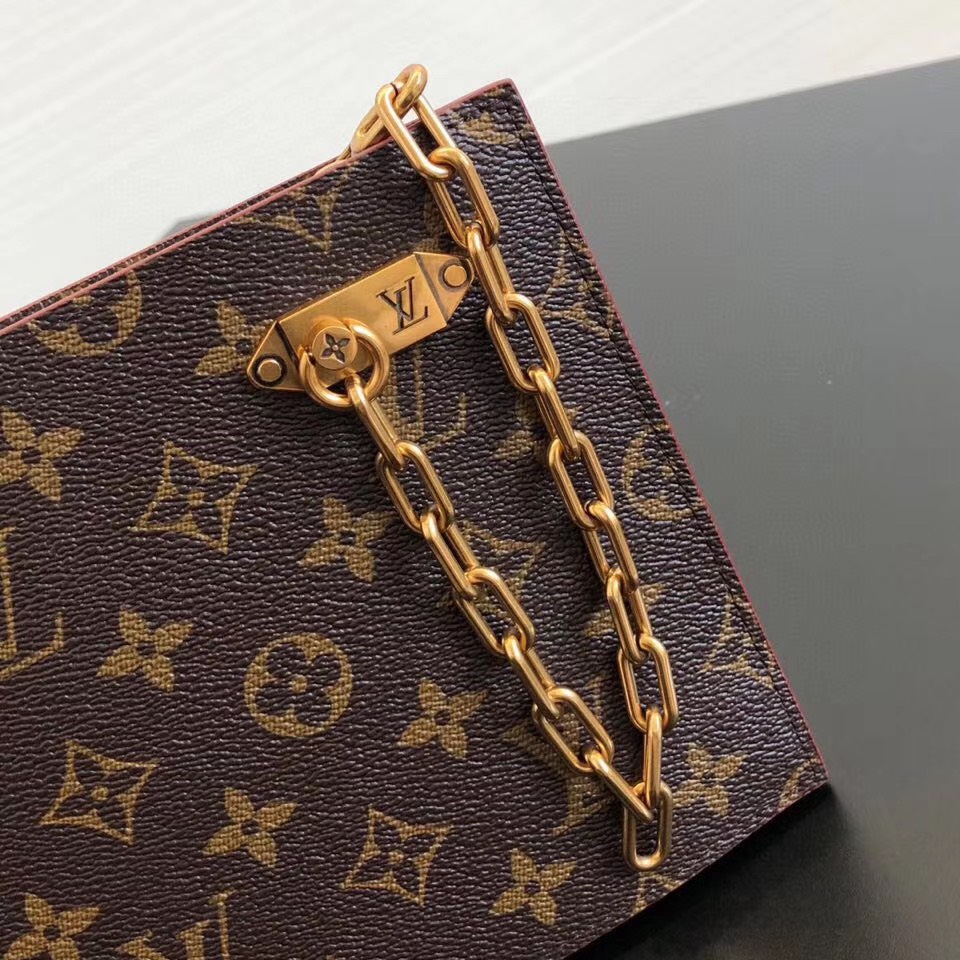 Túi xách nam Louis Vuitton Siêu Cấp TXNLV1138 97dc9785a1bf5ce105ae 510x510 - Túi xách nam Louis Vuitton Siêu Cấp TXNLV1138