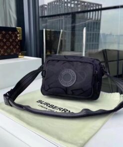 Túi xách nam Burberry Siêu Cấp TXNBB1129 cf58aafed7dd2a8373cc 247x296 - Túi xách nam Burberry Siêu Cấp TXNBB1129
