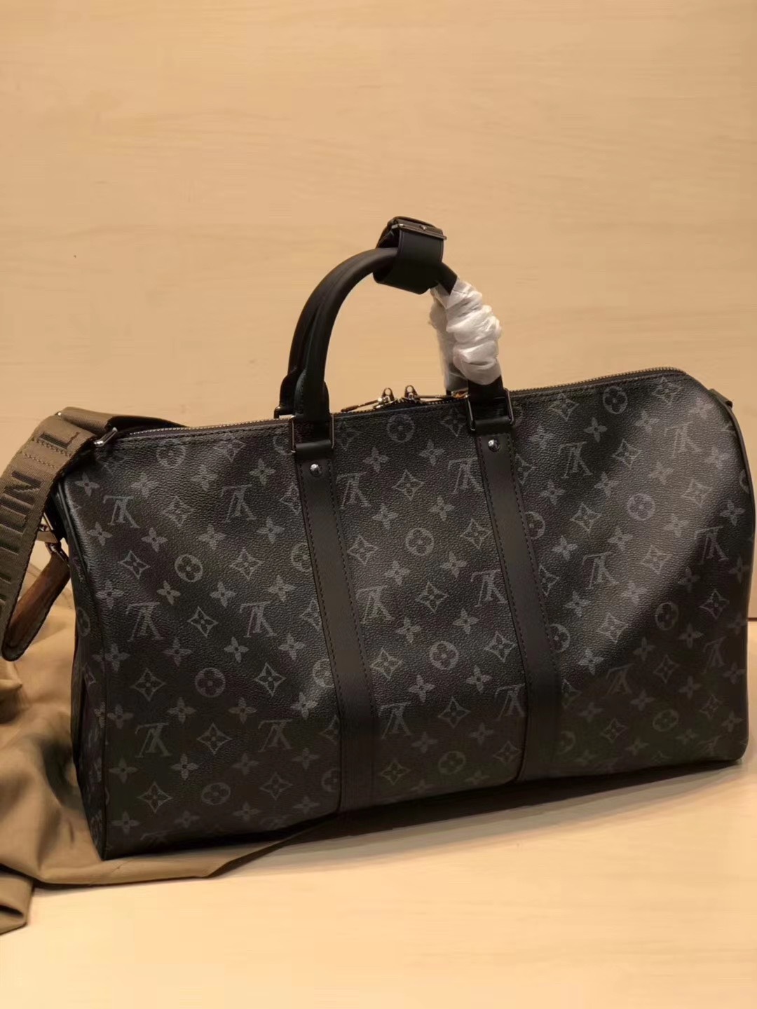 Túi xách nam Louis Vuitton Siêu Cấp TXNLV1150 7128a44c4cb7b1e9e8a6 510x680 - Túi xách nam Louis Vuitton Siêu Cấp TXNLV1150