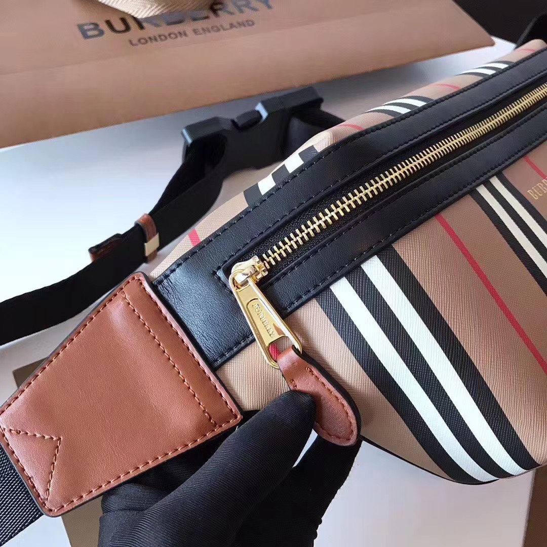 Túi xách nam Burberry Siêu Cấp TXNBBR1186 71503e71ab3657680e27 510x510 - Túi xách nam Burberry Siêu Cấp TXNBBR1186