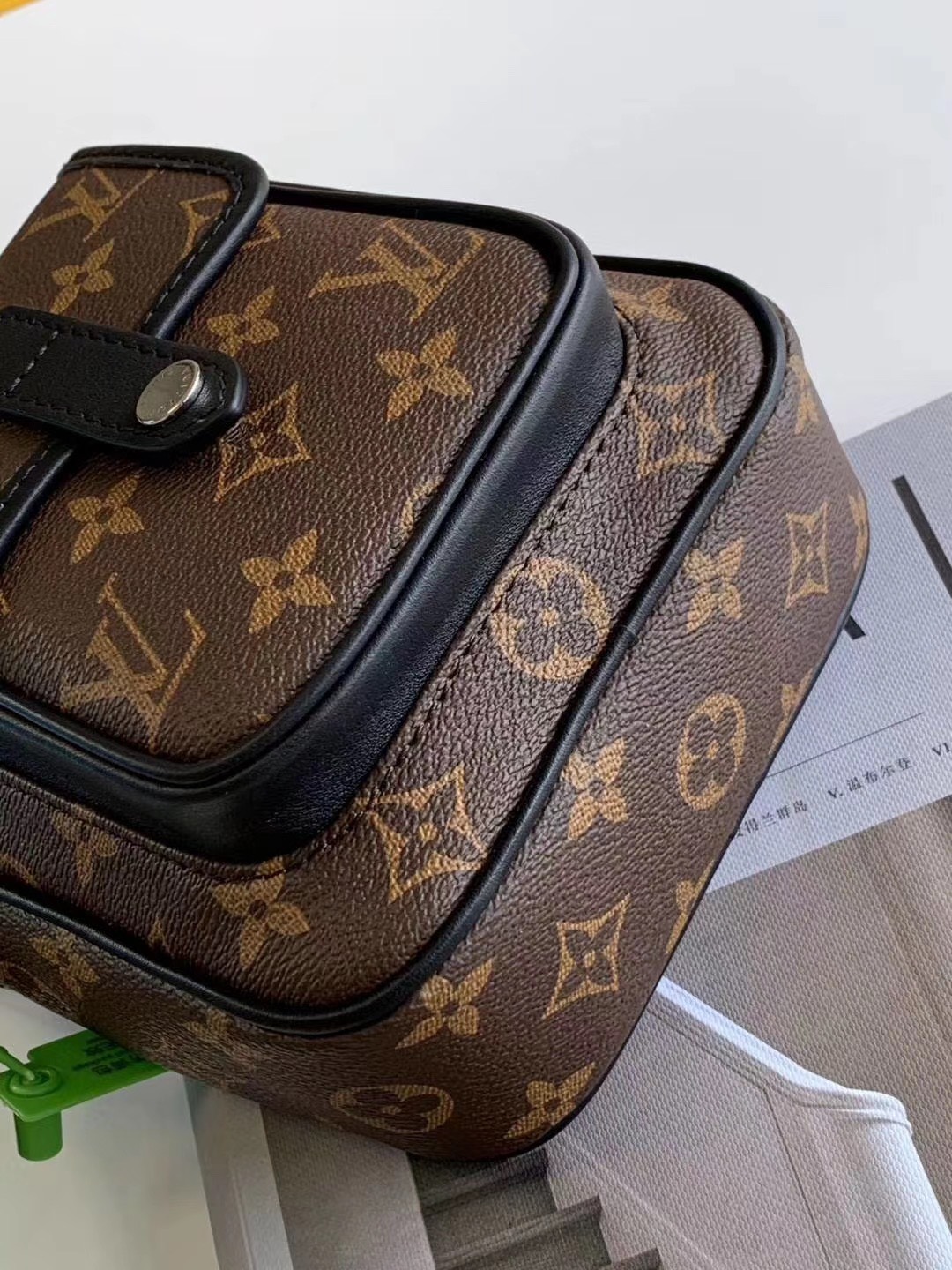 Túi xách nam Louis Vuitton Siêu Cấp TXNLV1190 870cb5fd22badee487ab 510x680 - Túi xách nam Louis Vuitton Siêu Cấp TXNLV1190