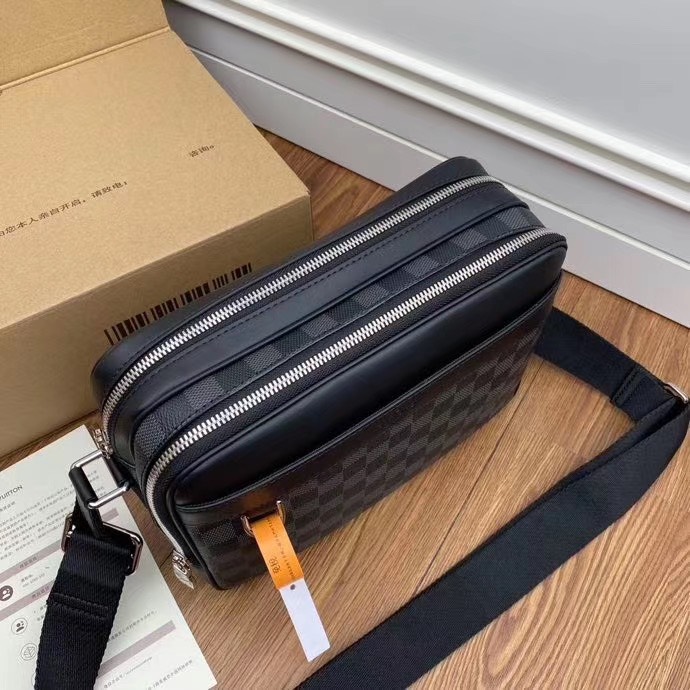 Túi đeo chéo Louis Vuitton Siêu cấp TXNLV1205 a04f53ee1a80e6debf91 510x510 - Túi đeo chéo Louis Vuitton Siêu cấp TXNLV1205