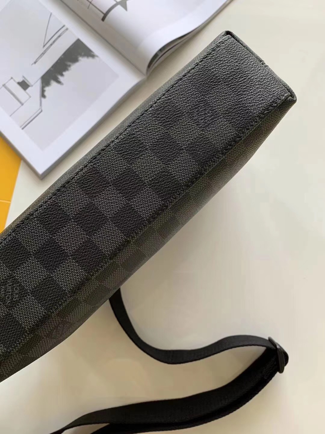 Túi xách nam Louis Vuitton Siêu Cấp TXNLV1191 b892fae56da291fcc8b3 510x680 - Túi xách nam Louis Vuitton Siêu Cấp TXNLV1191