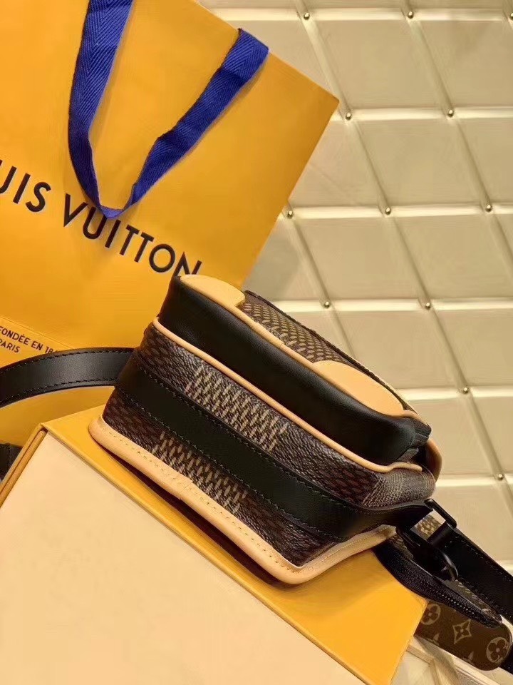 Túi xách nam Louis Vuitton Siêu Cấp TXNLV1193 f3787bfb50adacf3f5bc 510x680 - Túi xách nam Louis Vuitton Siêu Cấp TXNLV1193