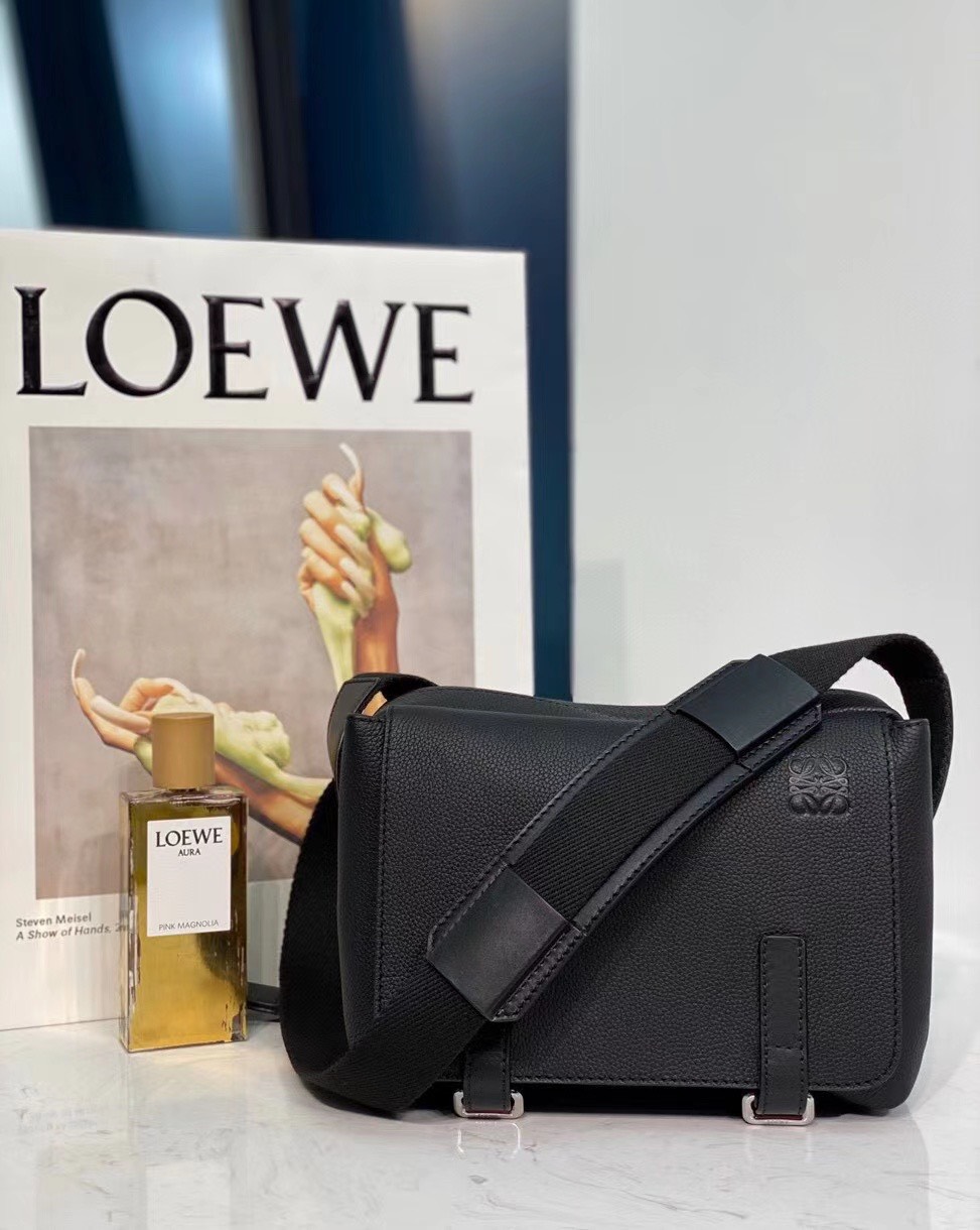Túi xách nam Loewe Siêu Cấp TXNSC1242 2f31768fad1951470808 510x639 - Túi xách nam Loewe Siêu Cấp TXNSC1242